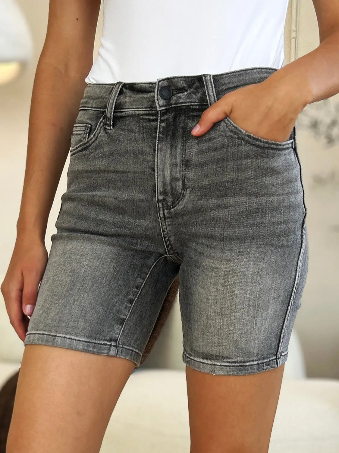 Judy Blue Women's High Waist Denim Shorts - Vintage Washed Full Size Jean Shorts for Summer, Casual Outfits & Beach Wear