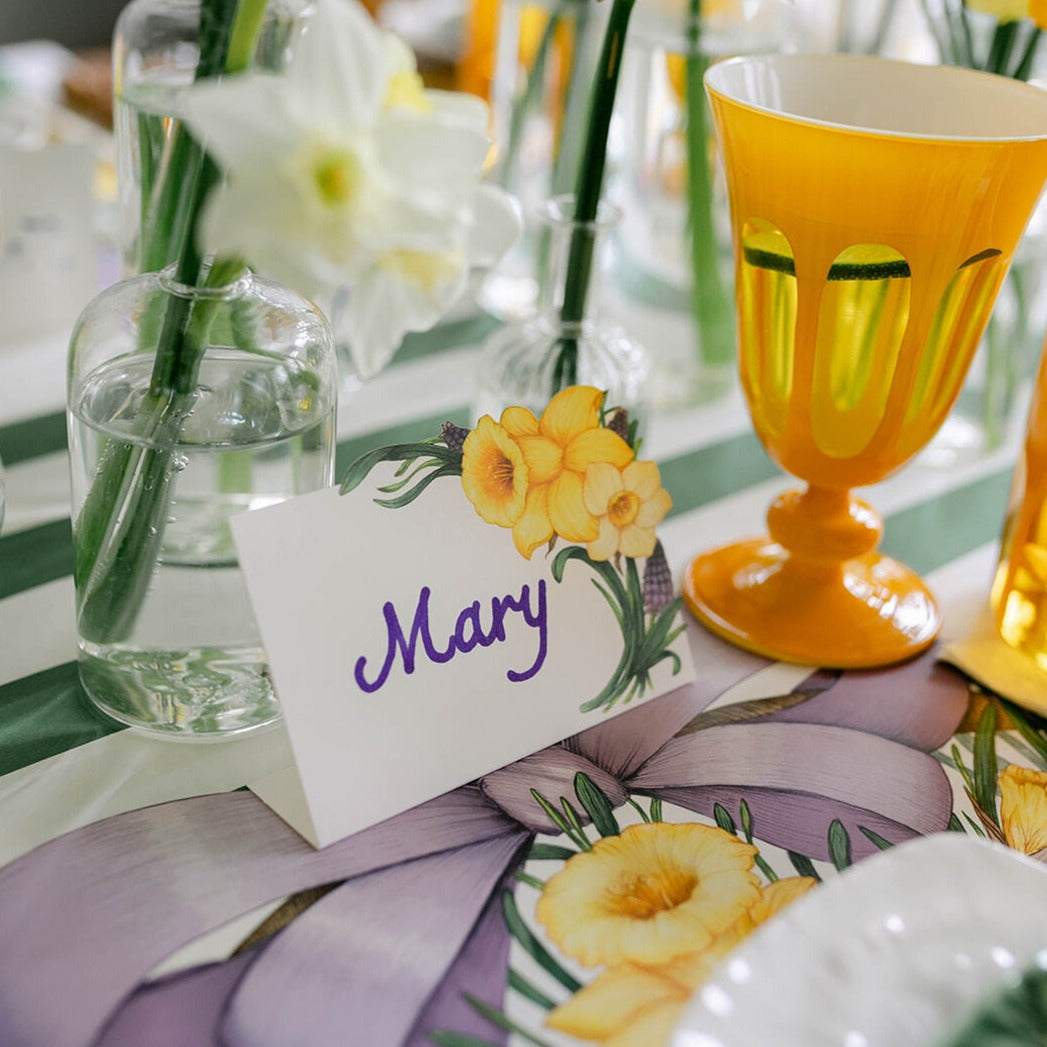 Elegant Daffodil Place Cards for Weddings, Parties & Events - Personalized Table Name Cards for Seating Arrangements