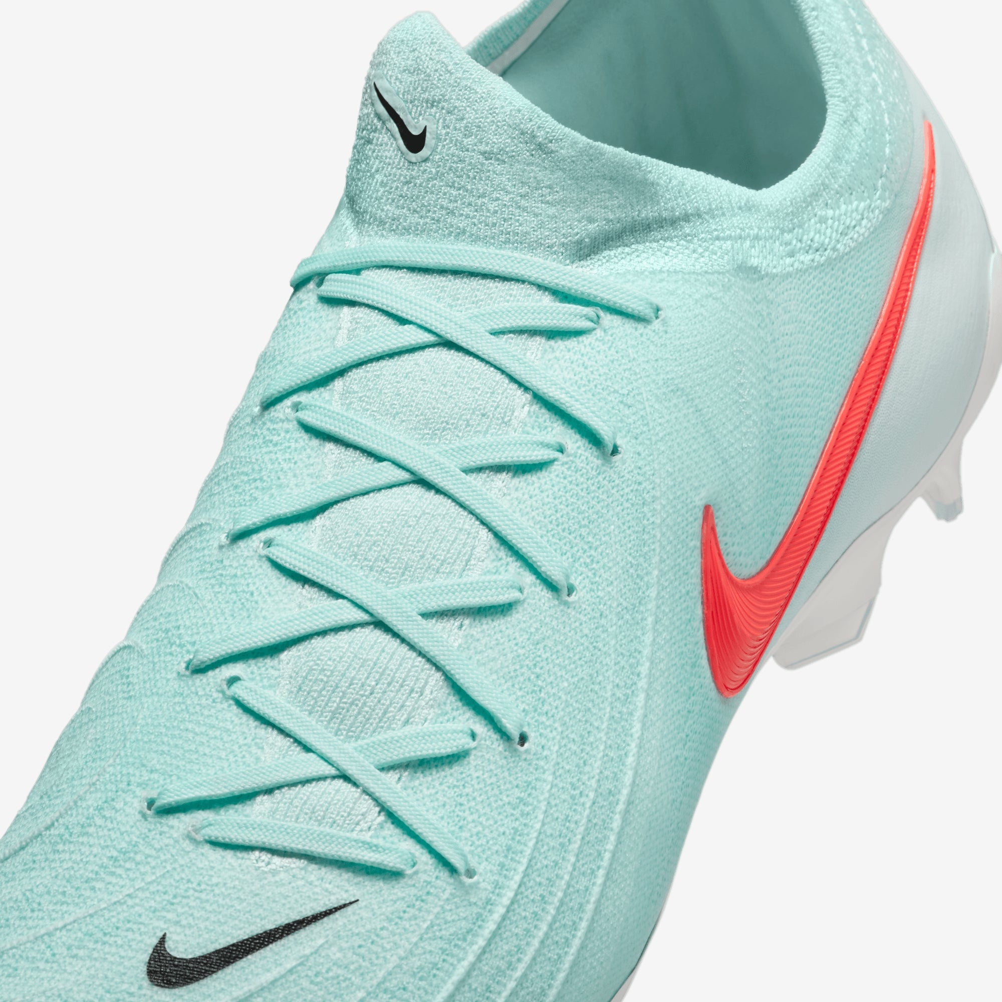 Nike Phantom GX 2 Pro Soccer Cleats - Lightweight Football Shoes for Men with Dynamic Fit Collar - Perfect for Turf, Grass & Artificial Pitches - Ideal for Training, Matches & Competitive Play