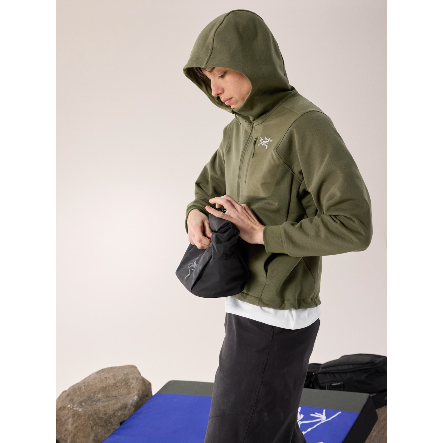 Arc'teryx Women's Aestas Pullover Hoody - Lightweight Summer Hiking & Outdoor Adventure Jacket for Travel & Camping