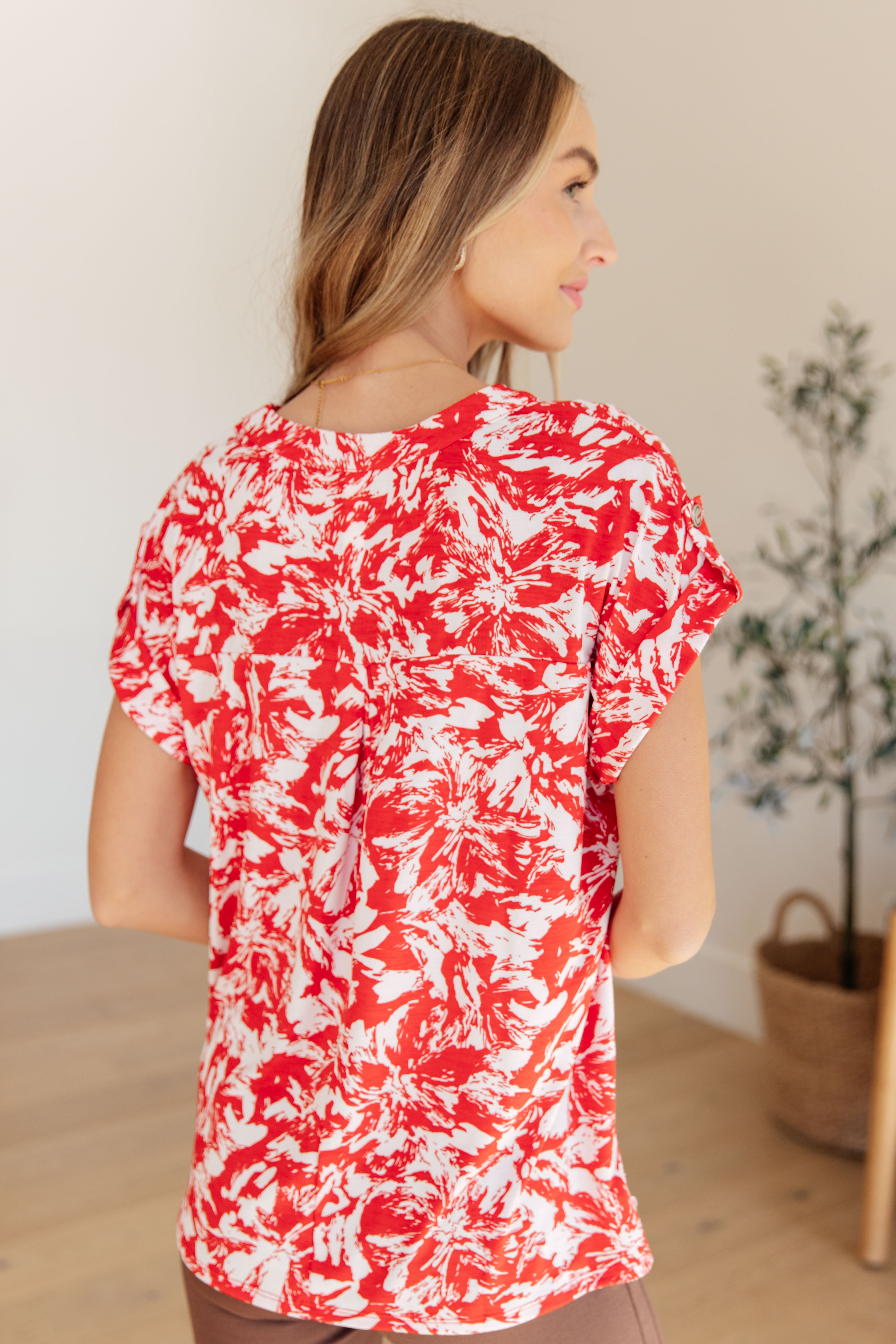 Lizzy Cap Sleeve Top - Floral Print Women's Blouse in Red | Casual Summer Tops for Outings & Date Nights