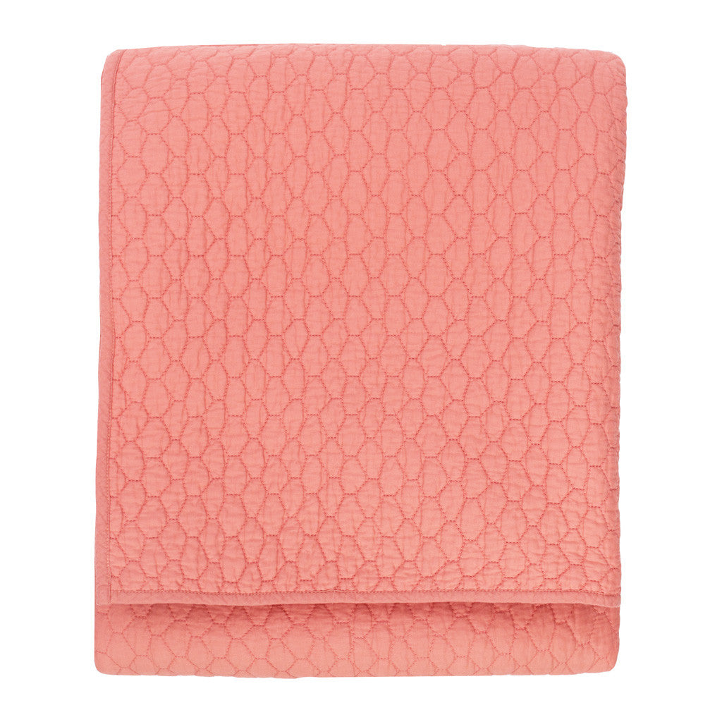 Luxury Cloud Coral Quilt Set - Soft Breathable Bedding for All Seasons - Perfect for Master Bedroom, Guest Room & Dorm Decor - Includes Quilt & Sham