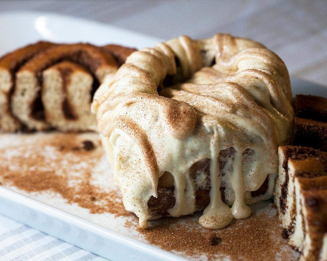 Gourmet Cinnamon Cream Cinnamon Rolls - 12 Pack (6 oz Each) | Fresh Baked Breakfast Pastries, Sweet Dessert Treats for Brunch, Parties & Holiday Gatherings
