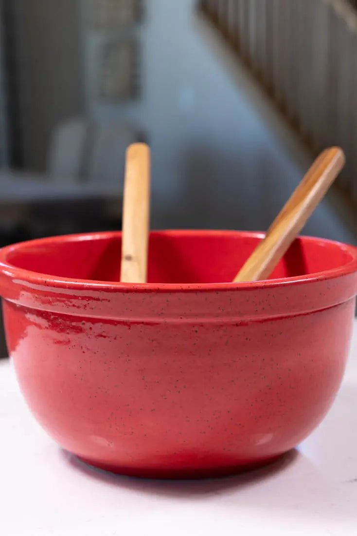 XL Speckled Stoneware Serving Bowl with Red Rim - Perfect for Parties, Entertaining & Large Gatherings (Big Bowl Series)