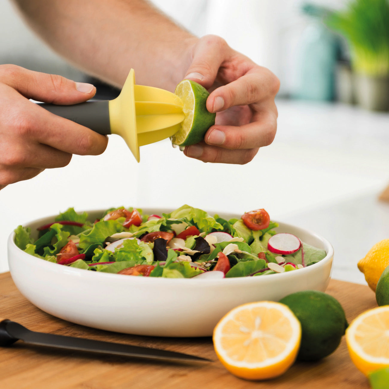BergHOFF Leo 5 Hand Juicer with Comfortable PP Handle - Yellow Citrus Press for Fresh Lemon, Orange & Lime Juice - Perfect for Kitchen, Bar & Cocktail Making