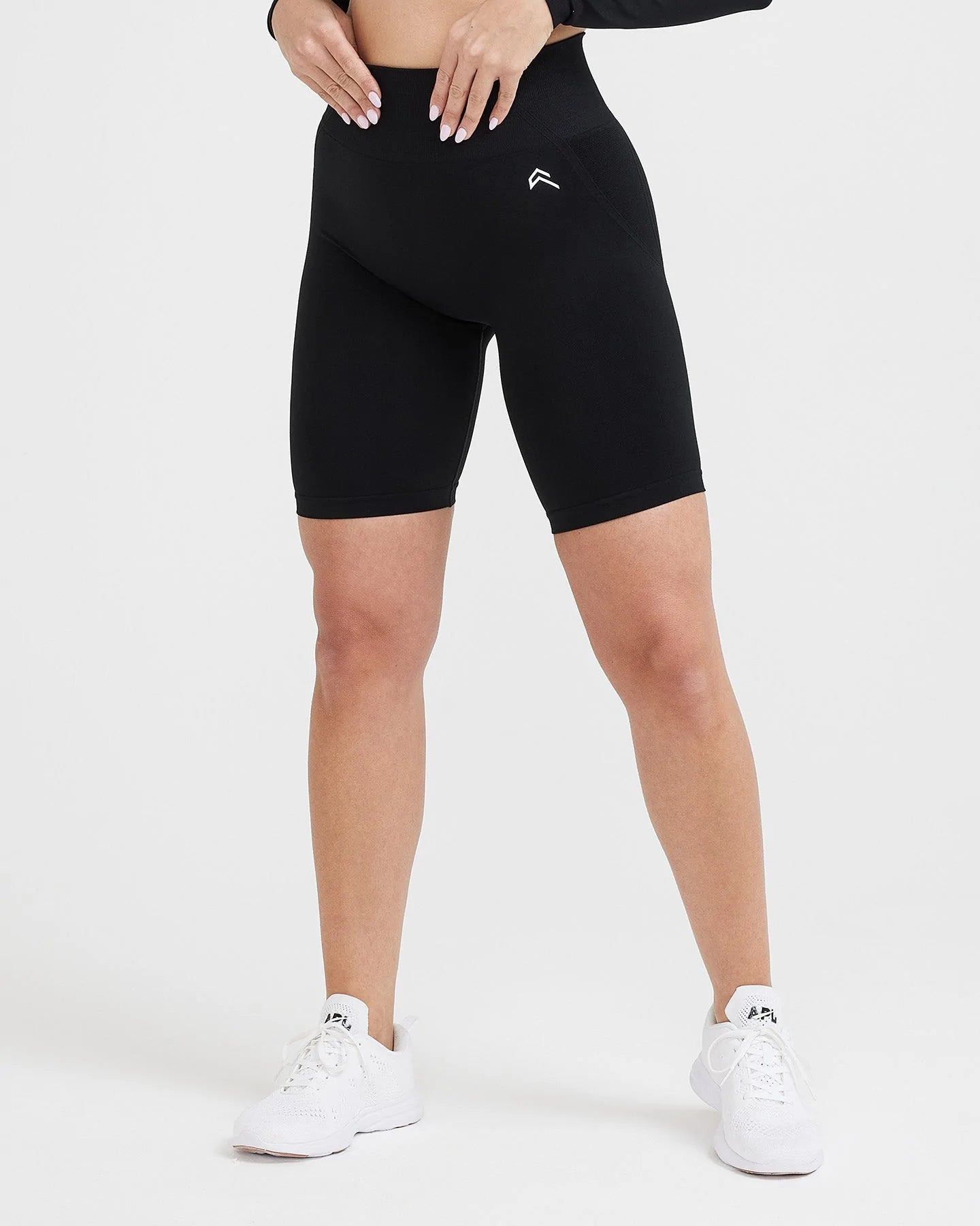 Effortless Seamless Cycling Shorts for Men & Women - Comfortable Black Bike Shorts for Road Cycling, Spinning & Gym Workouts