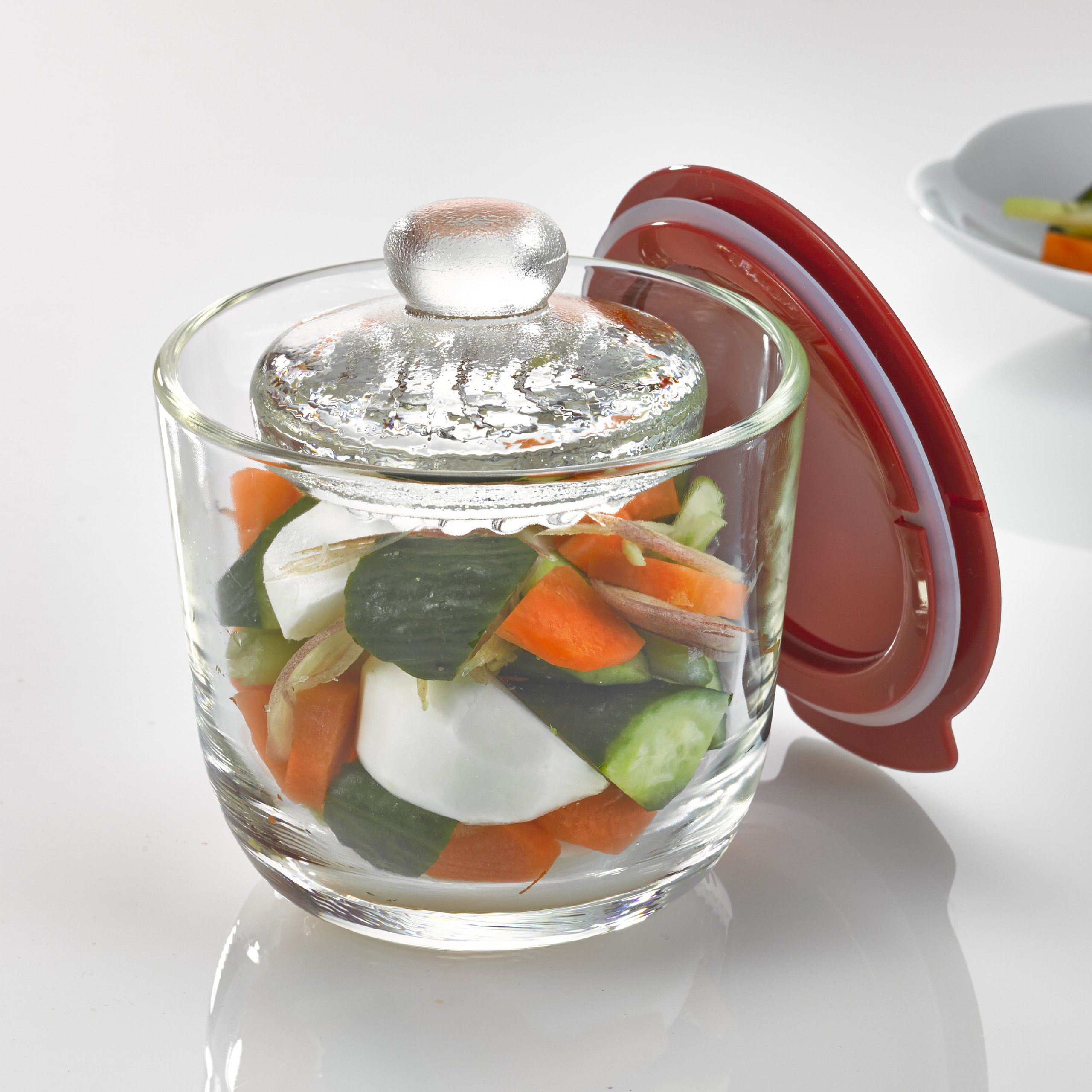 Hario Small Red Salting Bowl - Premium Ceramic Salt Cellar for Kitchen, Dining Table & Cooking - Perfect for Seasoning, Serving & Display