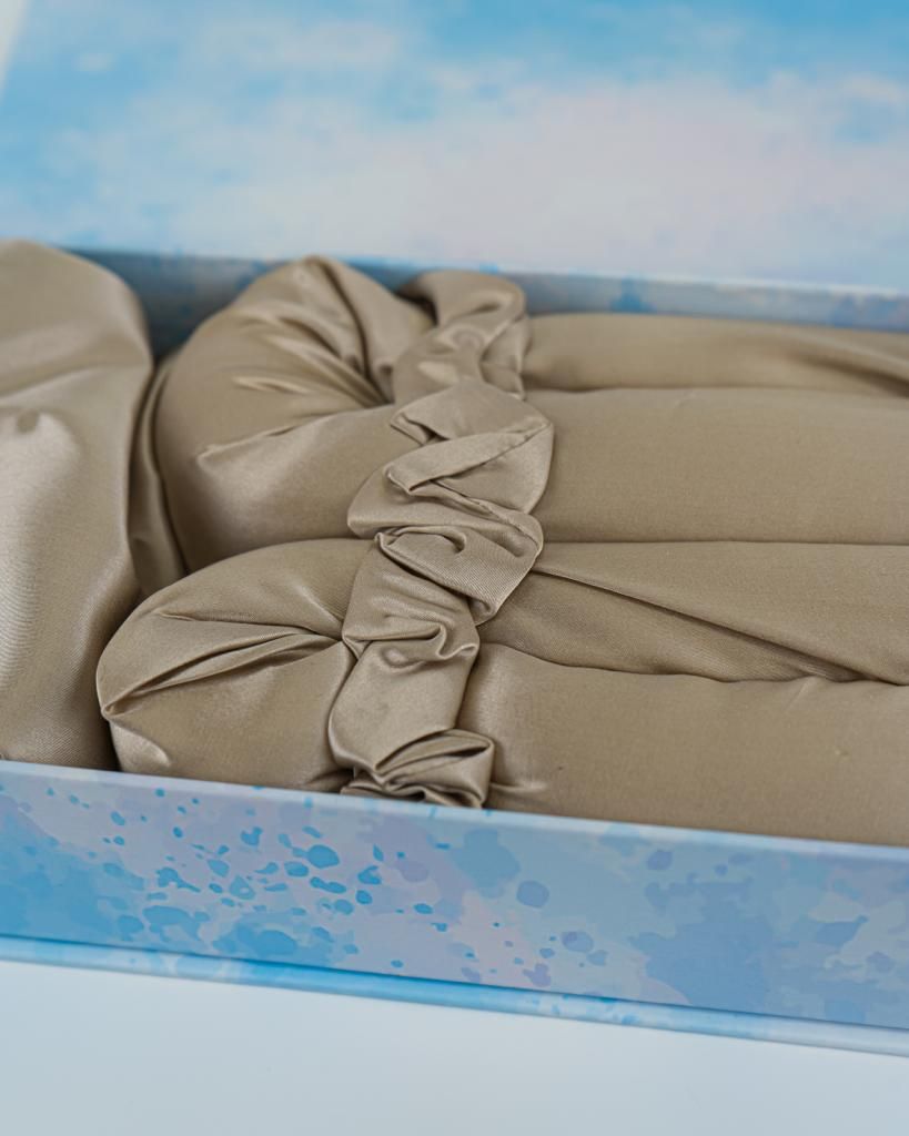 Luxury Hug Me Silk Gift Set for Women - Soft & Elegant Silk Scarf & Sleep Mask - Perfect for Birthday, Anniversary, Valentine's Day Gifts & Relaxing at Home