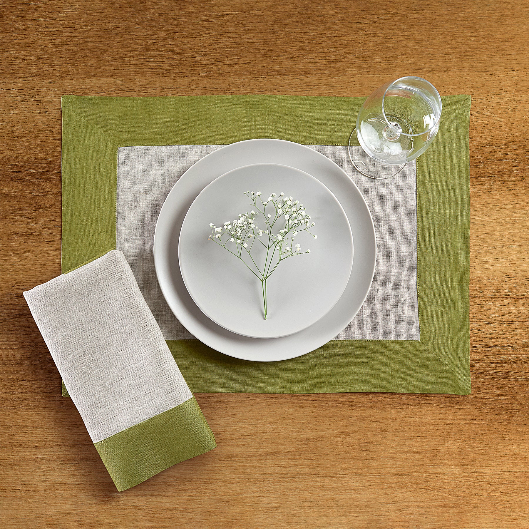 Stylish Contempo Placemats Set of 4 - Waterproof & Heat-Resistant Modern Table Mats for Dining Room, Kitchen, or Party Decor - Perfect for Everyday Use, Entertaining & Holiday Gatherings