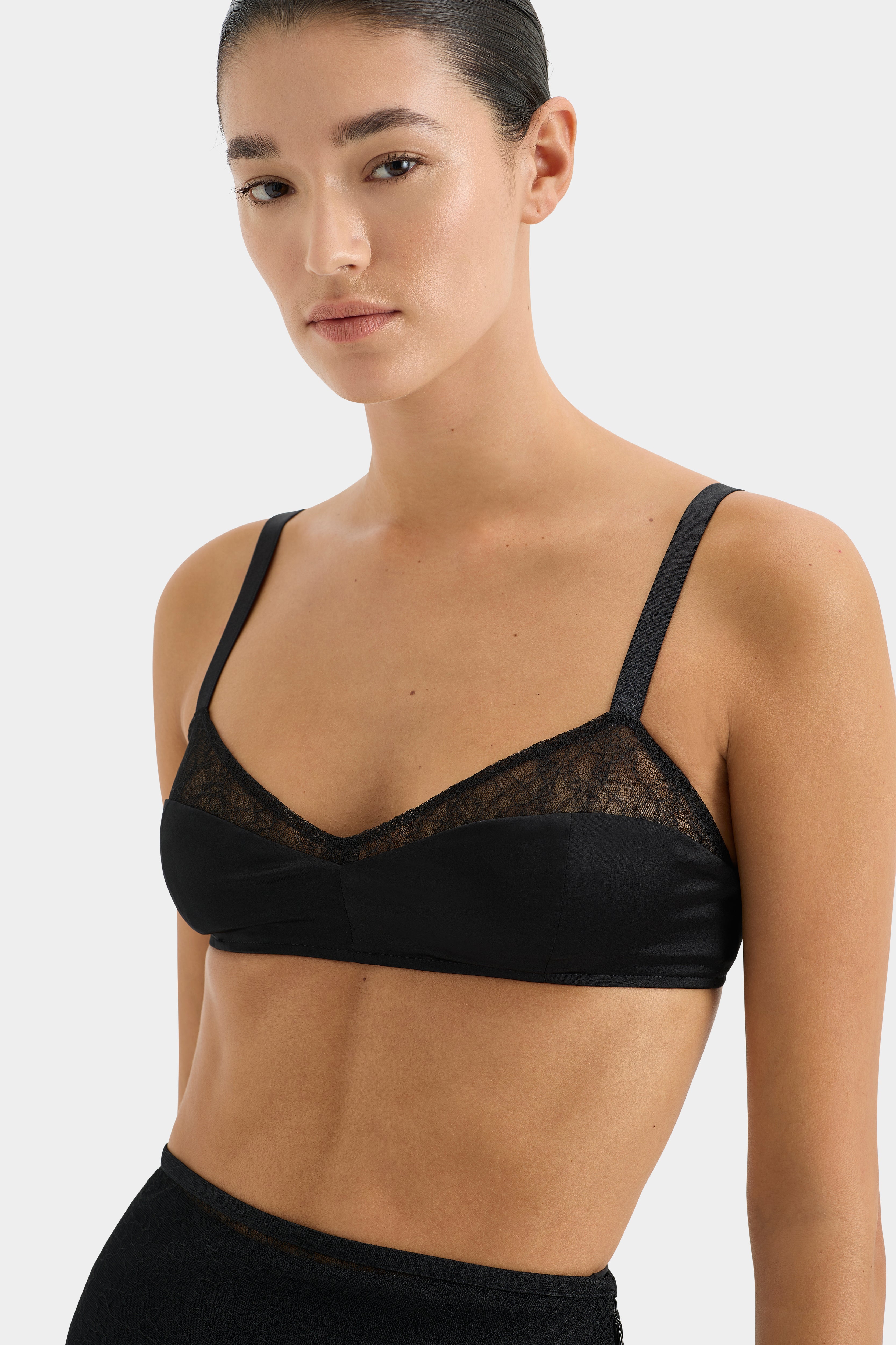 Dunya Comfortable Bralette for Women - Soft Wireless Bra, Seamless Underwear, Black - Perfect for Yoga, Lounge & Everyday Wear