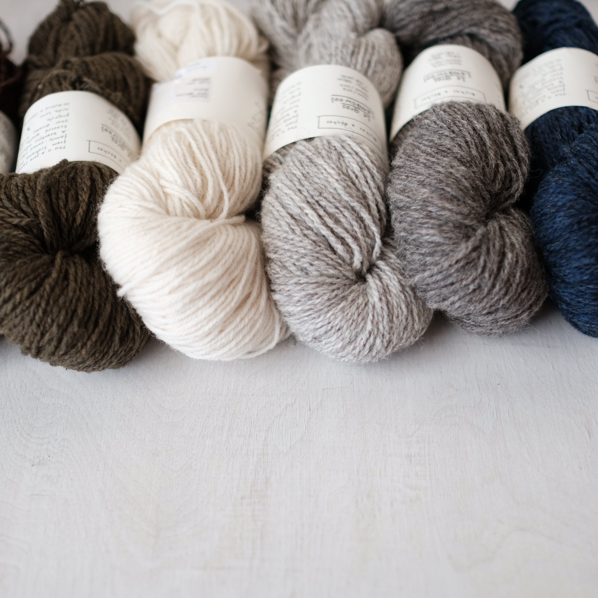 Premium Cashmere & Lambswool Blend Sweater - Soft Winter Knitwear for Women & Men - Perfect for Cold Weather & Holiday Outfits