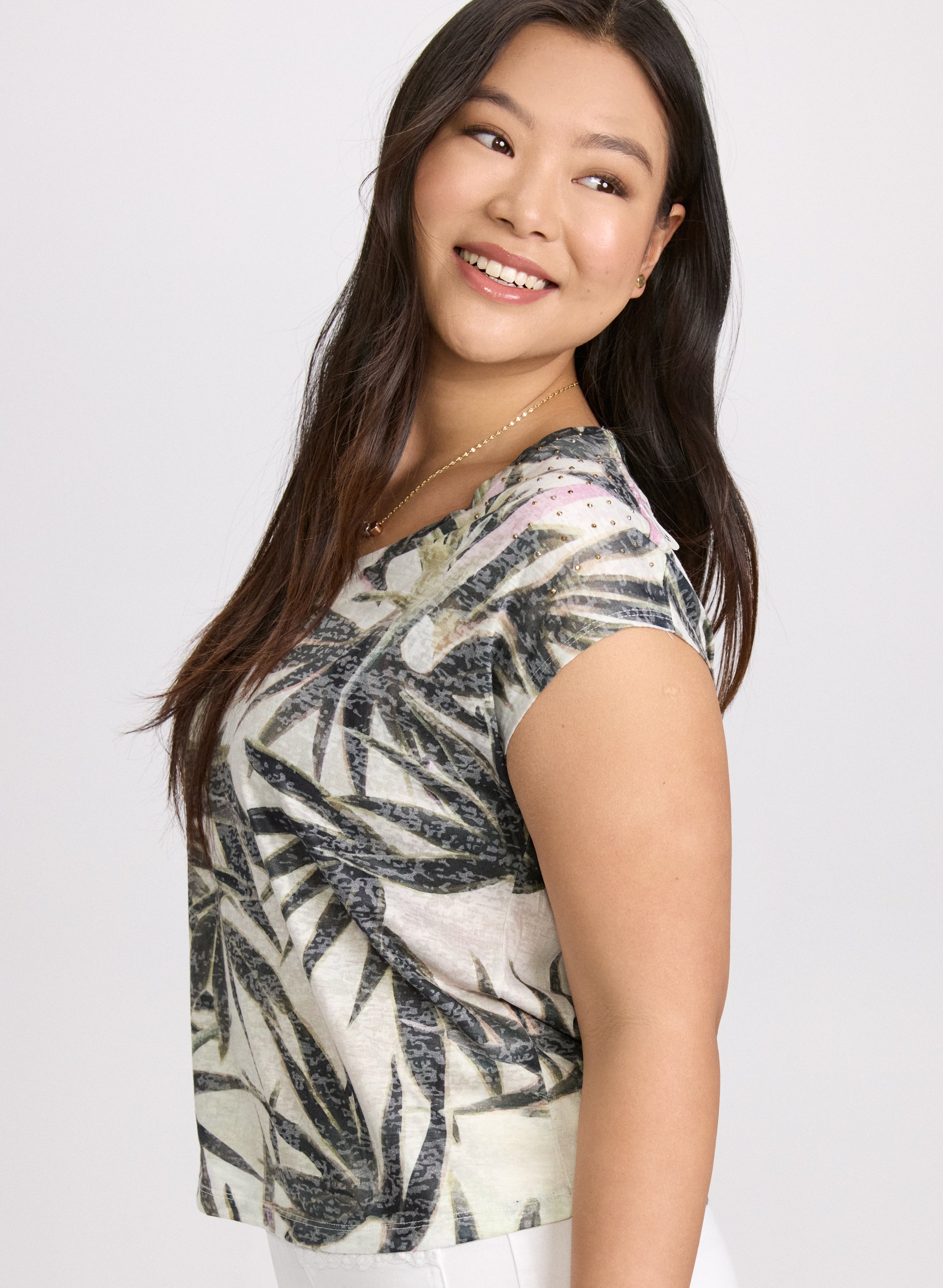 Embellished Palm Print T-Shirt for Women - Stylish Casual Summer Top - Perfect for Beach, Vacation & Everyday Wear