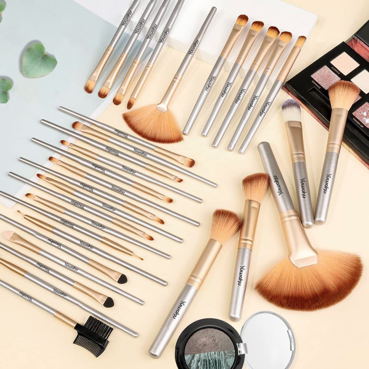 32-Piece Professional Makeup Brush Set - Eyeshadow, Foundation, Concealer, Eyelash & Blusher Brushes for Flawless Makeup Application | Perfect for Beginners & Professionals | Salon & Home Use (Champagne)
