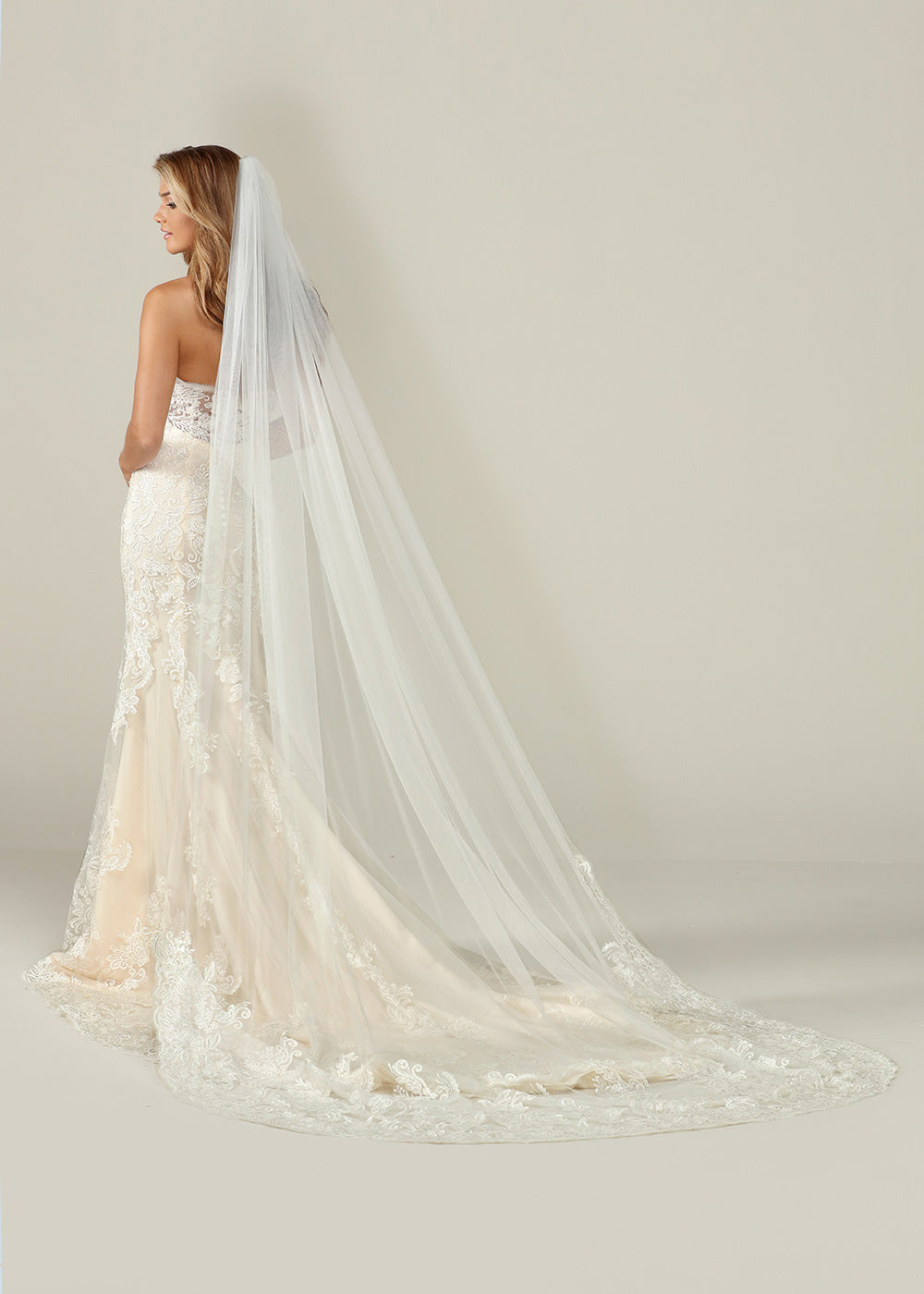 Arabella Veil - Elegant Bridal Veil for Weddings, Prom & Special Occasions | Perfect for Brides, Prom Dresses & Formal Events