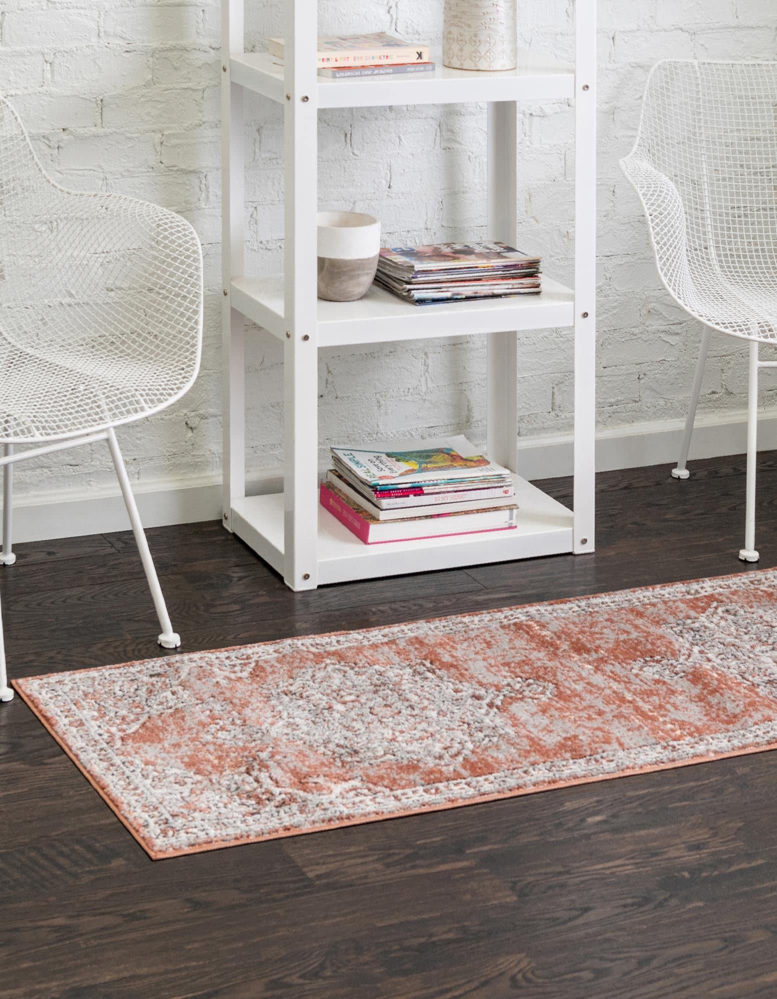 Unique Loom Nyla Collection Smile Runner Rug 2'7