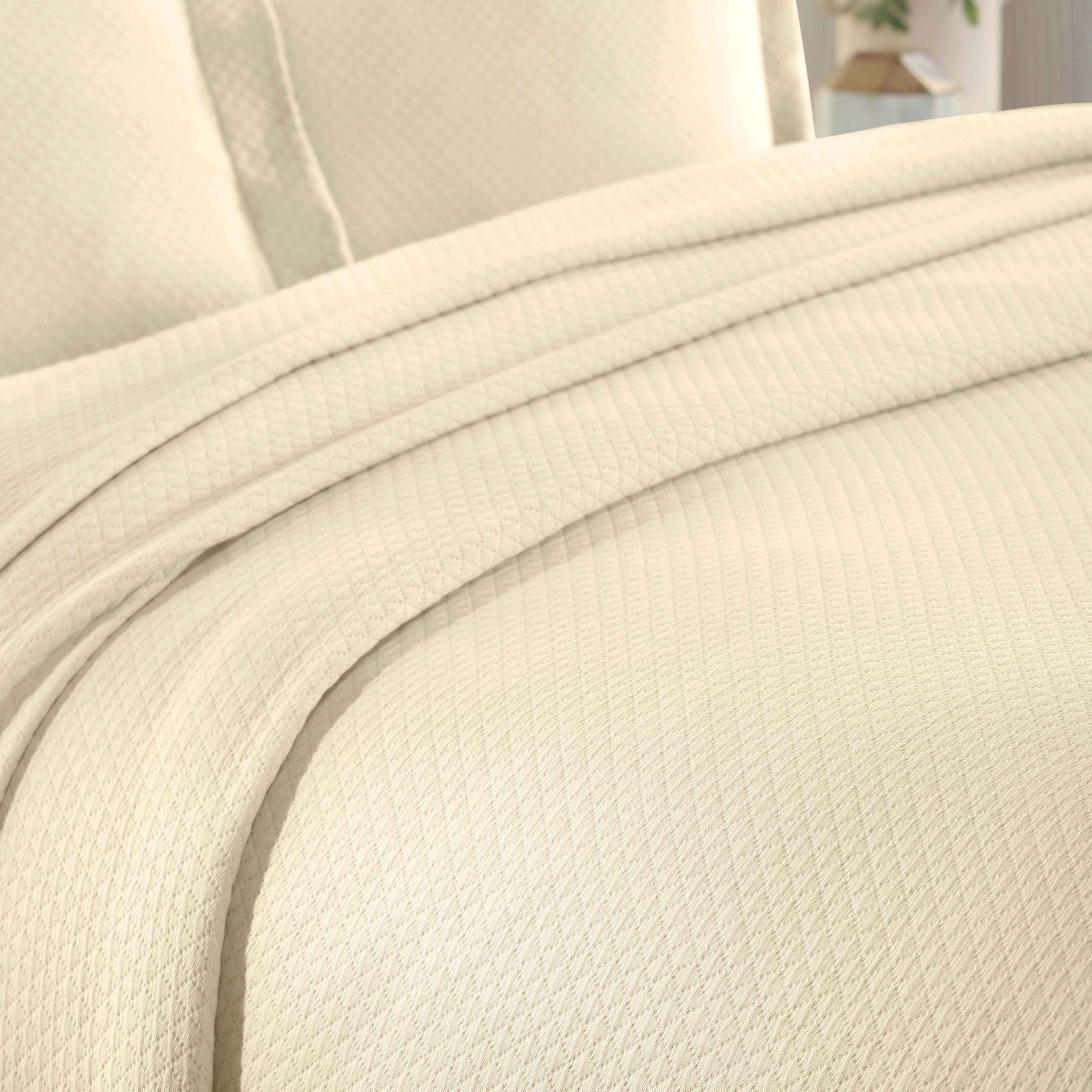 Luxury Jacquard Matelassé Cotton Diamond Solitaire Bedspread Set - Queen Size Bedding Coverlet for Master Bedroom, Guest Room & Hotel Decor
