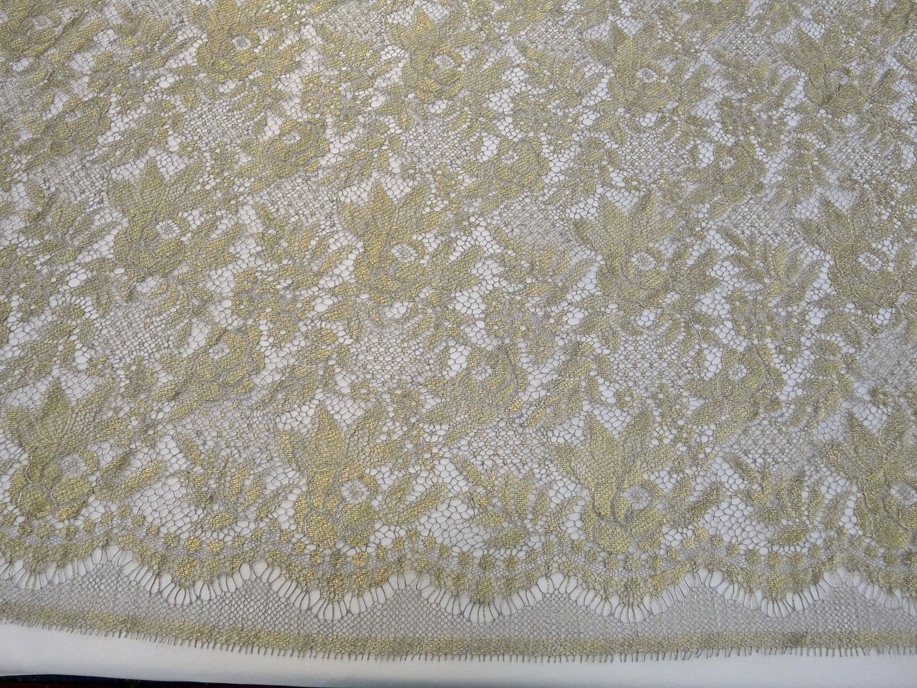 Elegant Anthracite & Gold Lace Trim for Dresses, Wedding Gowns & Formal Attire - Perfect for DIY Fashion & Special Occasions