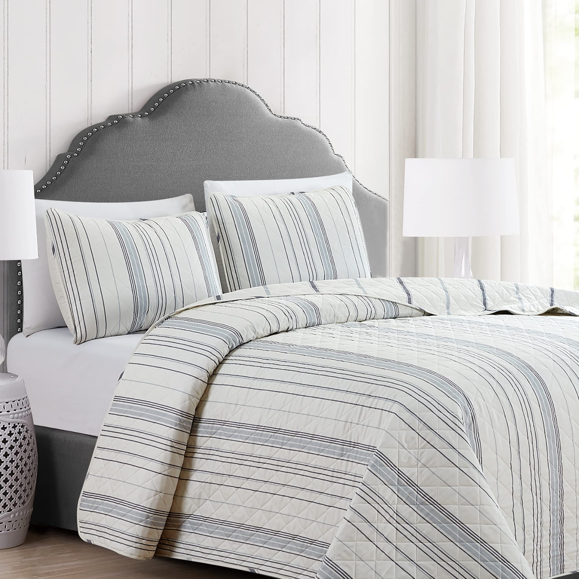 Reversible 2-Piece Quilt Set with Sham - All-Season Soft Lightweight Bedspread, Modern Striped Pattern - Sofia Collection (Twin, Ivory/Grey) | Perfect for Guest Rooms, Dorm Decor & Cozy Bedroom Makeovers