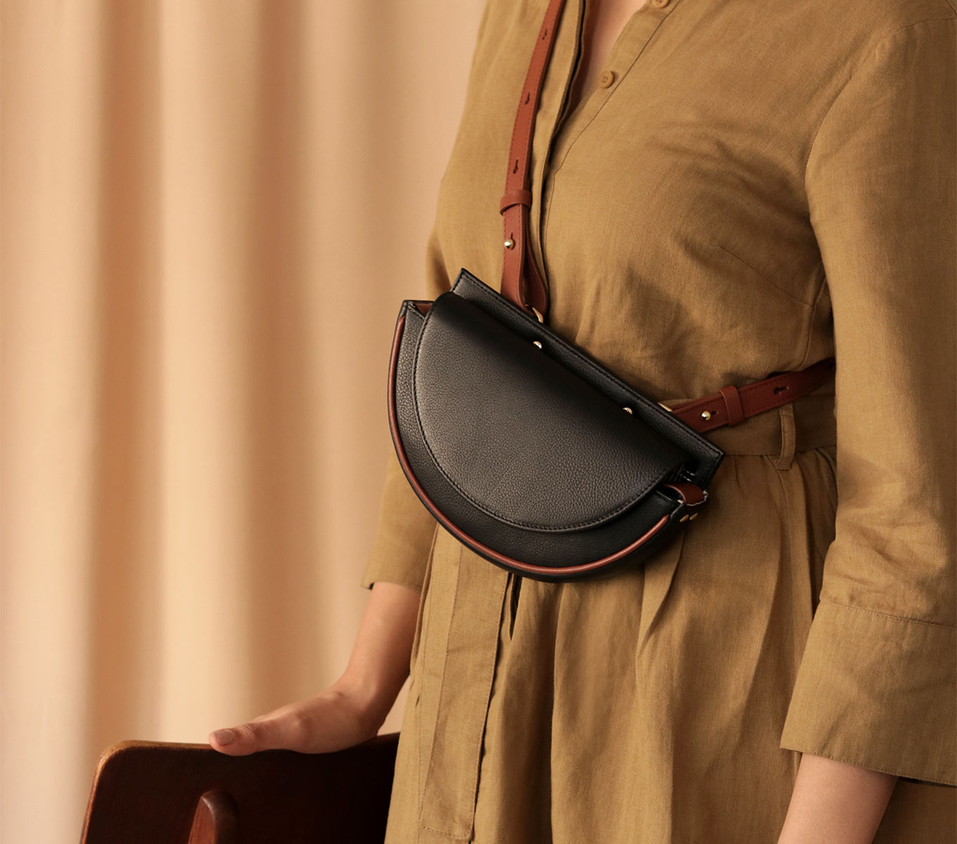Premium Leather Crescent Belt Bag - Stylish Crossbody Fanny Pack for Women & Men - Perfect for Travel, Hiking, and Everyday Use