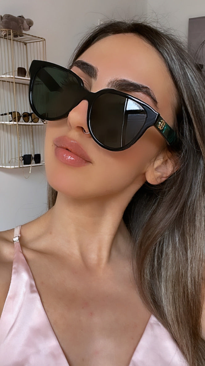 Gucci GG0960SA Black Green Sunglasses for Women - Luxury Designer Shades for Fashion & Outdoor Activities