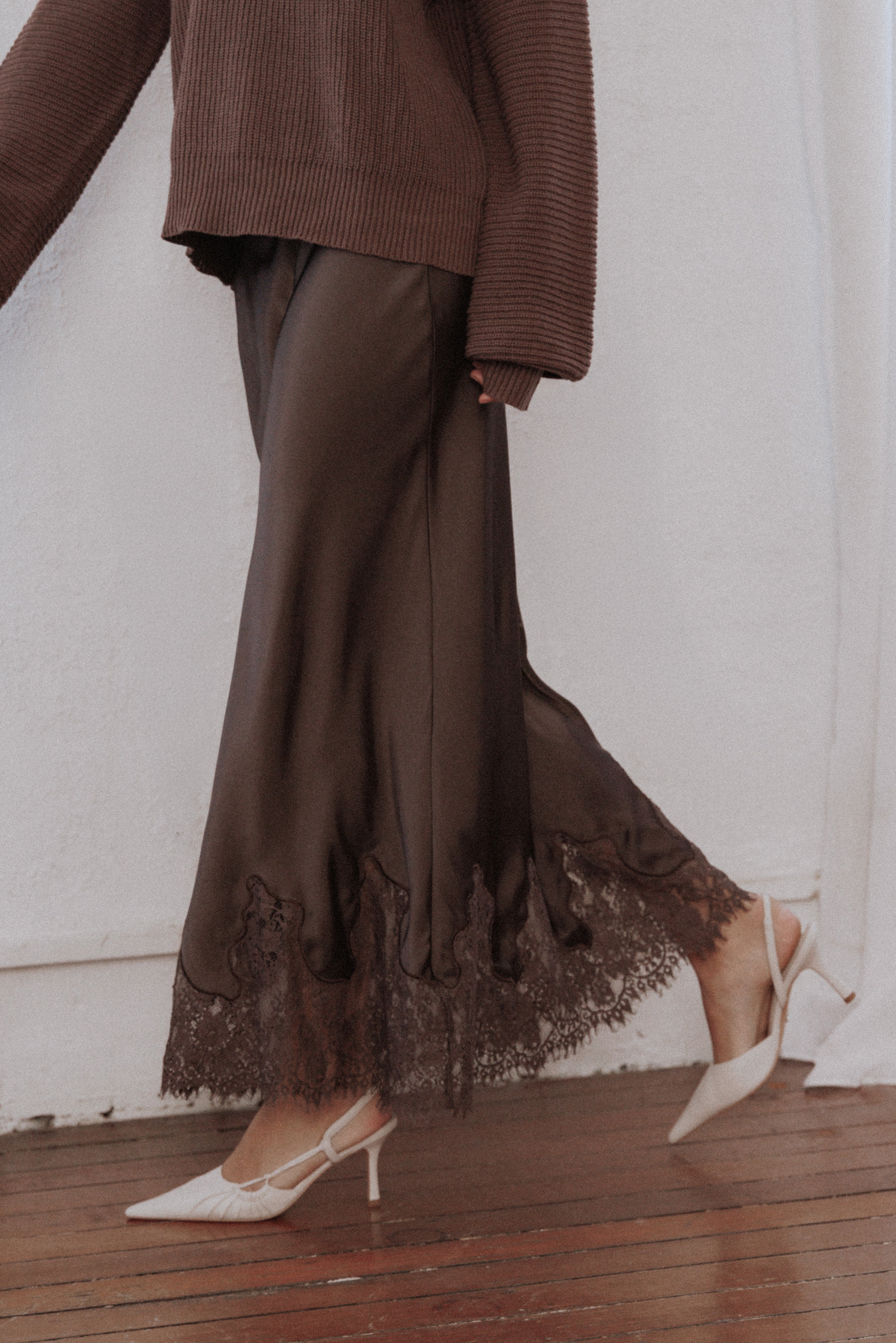 Stylish Alira Lace Trim Midi Skirt in Brown - Perfect for Casual Outings, Date Nights & Summer Fashion