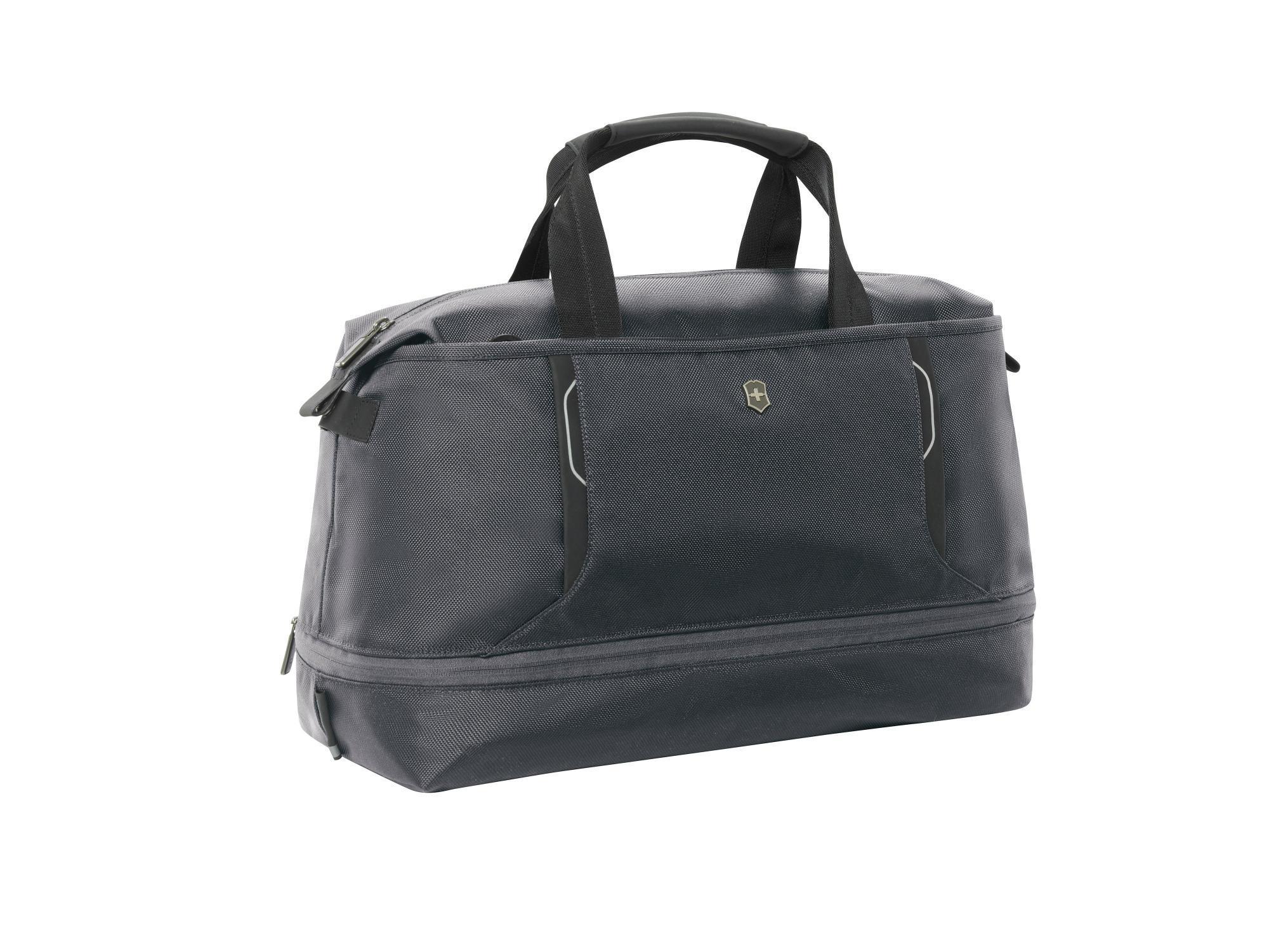 Victorinox Werks Traveler 6.0 Weekender Bag - Durable Carry-On Luggage for Business & Weekend Trips - Perfect for Air Travel, Gym & Overnight Stays