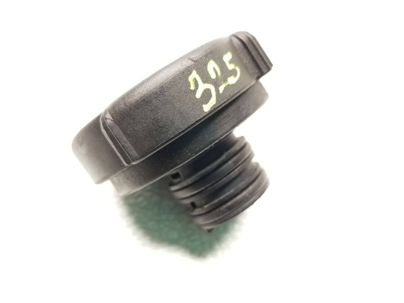 Genuine BMW E46 Radiator Overflow Reservoir Cap OEM Replacement - Fits 01 02 03 04 05 Models - Perfect for Cooling System Maintenance & Engine Protection