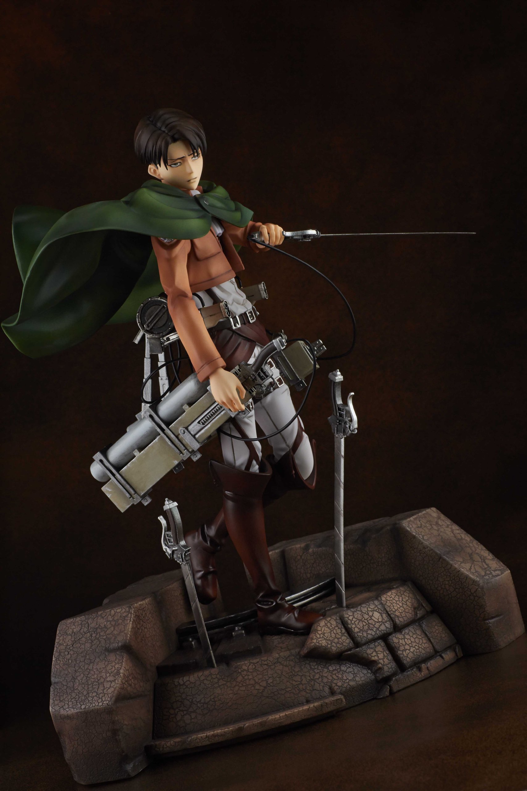 Attack on Titan Levi PVC Action Figure - 1/7 Scale Anime Collectible Model for Fans - Perfect for Display, Gifts, and Anime Enthusiast Collections
