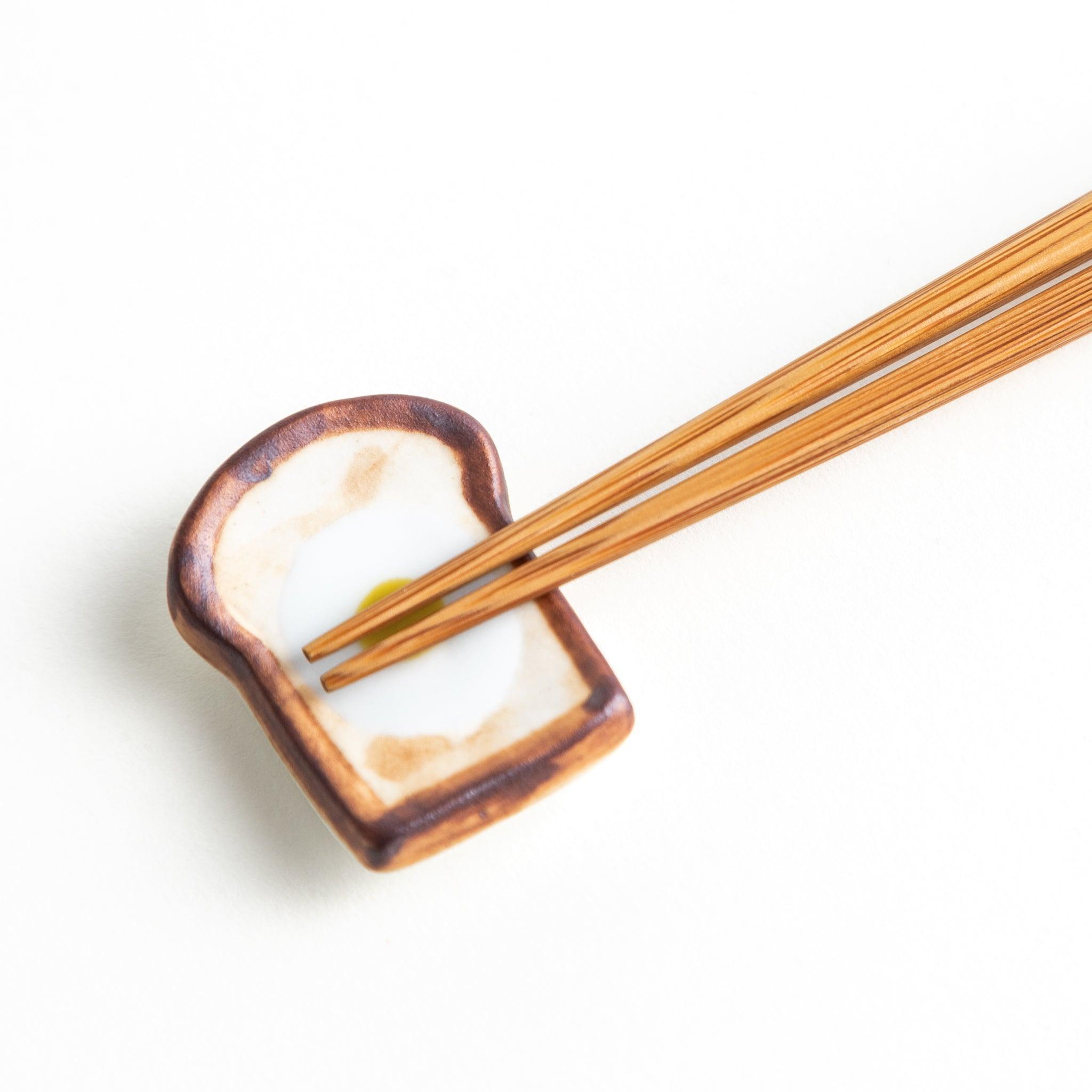 Fried Egg on Toast Chopstick Rest - Ceramic Chopstick Holder for Asian Dining, Sushi & Ramen - Perfect Kitchen & Tableware Gift for Home & Restaurant Use