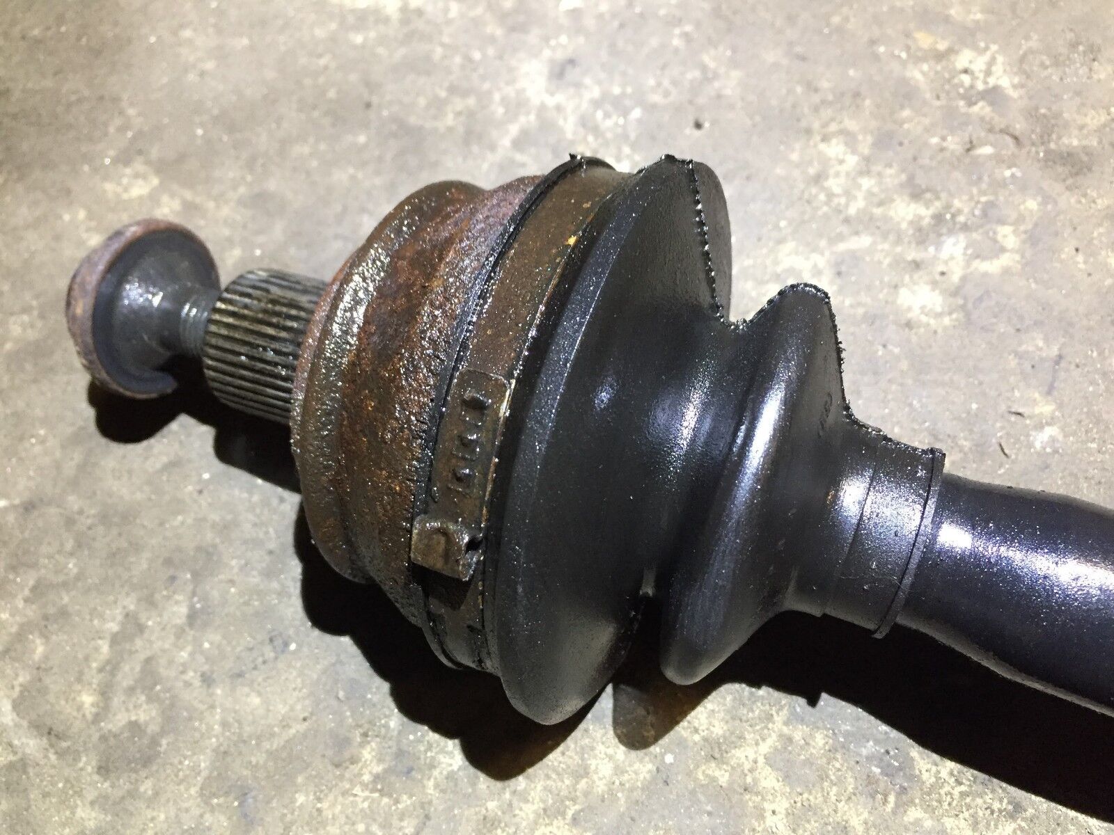 04-09 Audi A8 Quattro 4.2L Rear Left Driver Side Axle Shaft OEM Replacement Part - Perfect for Suspension Repair & Maintenance