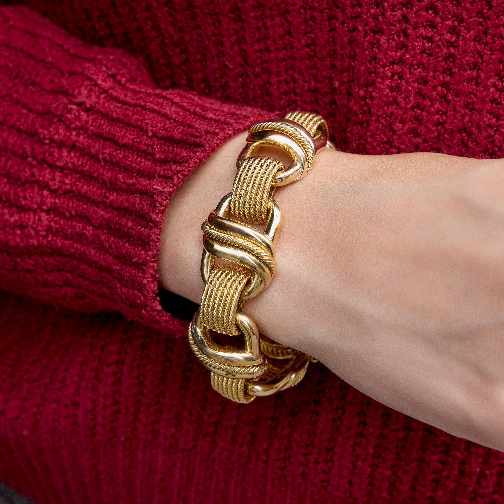 Vintage Tiffany & Co. 1960s 18K Gold Bracelet - Authentic Retro Jewelry for Women, Perfect for Special Occasions & Gift Giving