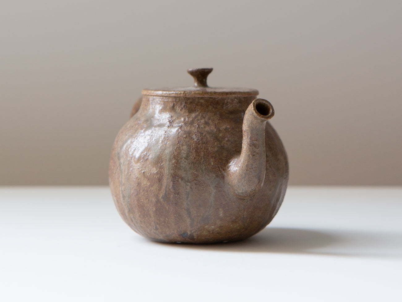 Premium Handcrafted Pear Ash Teapot - Elegant Ceramic Tea Pot with Infuser - Perfect for Loose Leaf Tea, Herbal Tea & Home Decor