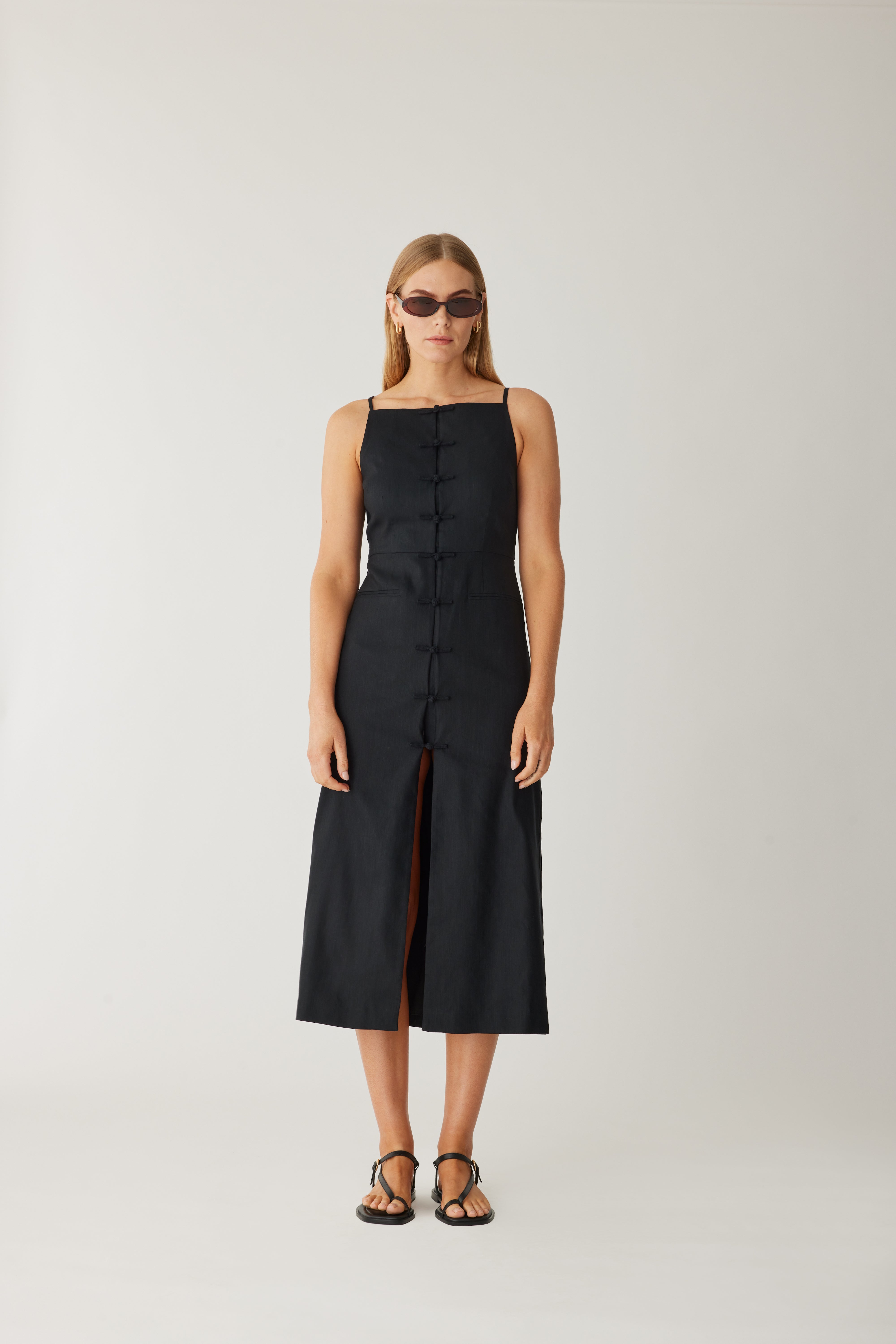 Beatrice Stretch Linen Dress - Black | Comfortable & Breathable Summer Dress for Women | Perfect for Beach, Vacation & Casual Outings