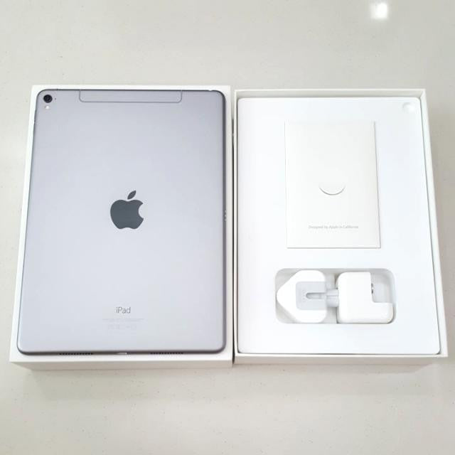 Apple iPad Pro 9.7 Inch 128GB with Wi-Fi + Cellular - Space Gray - Perfect for Work, Travel & Creative Projects