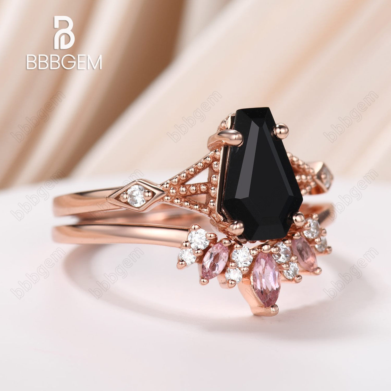 14K/18K Oval Lab Alexandrite Engagement Ring with Infinity Diamond Halo & Criss Cross Design - Perfect for Proposals, Anniversaries & Special Occasions