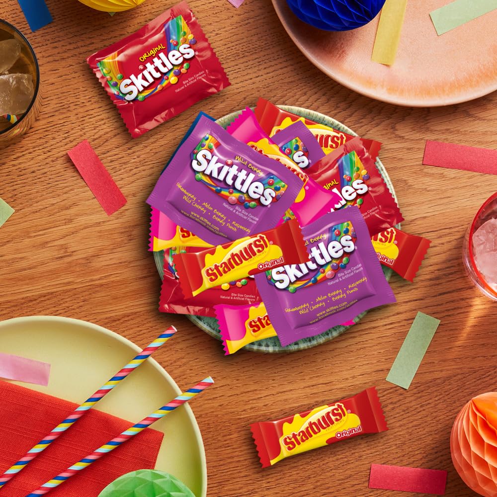 Wrigley's Assorted Candy Variety Pack - Skittles Original, Skittles Wild Berry, Starburst Original & FaveReds Fun Size - 20.13oz Bulk Individually Wrapped Candies - Perfect for Halloween, Parties, Office Snacks & Gift Baskets