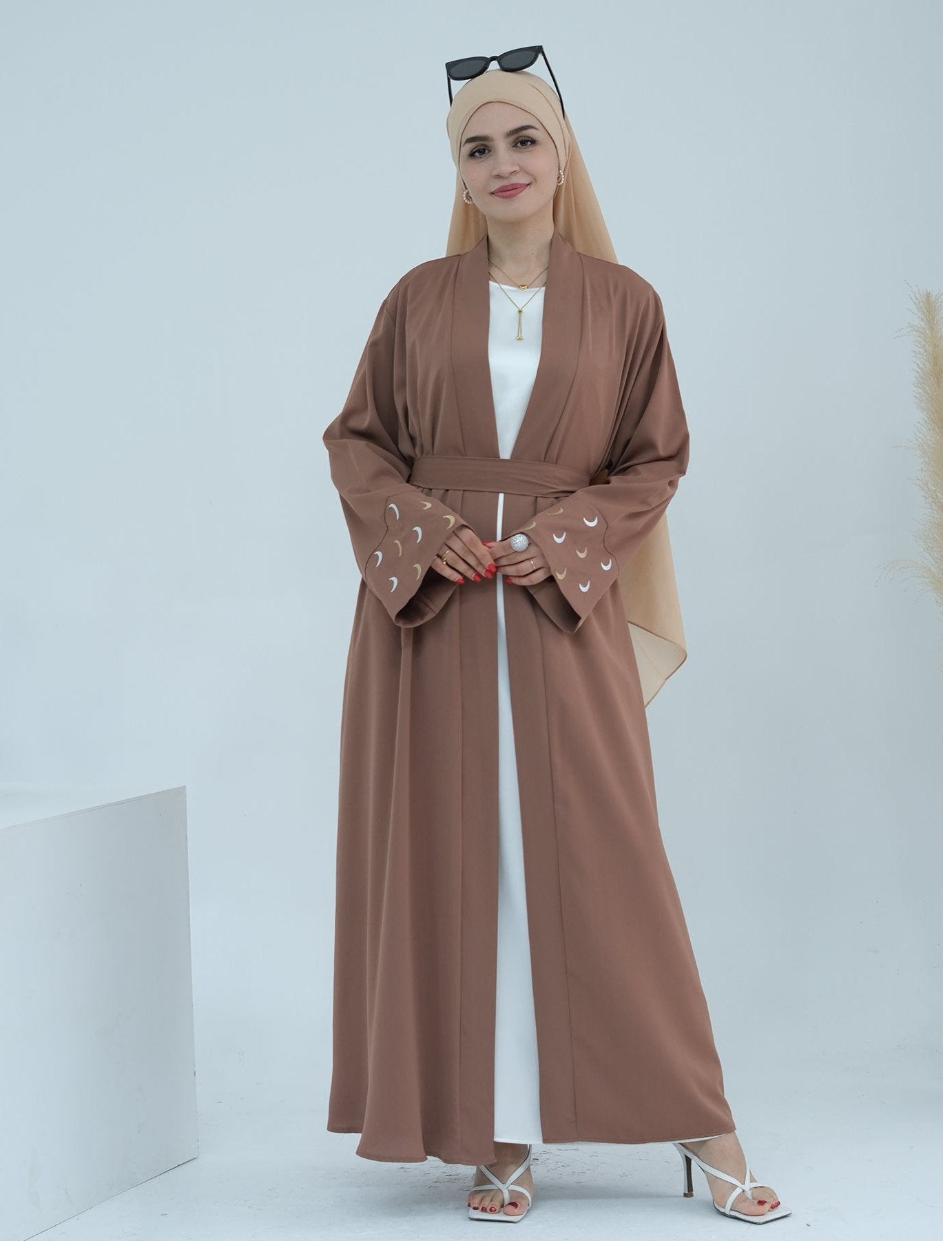 Elegant Muna Open Abaya Kimono in Brown - Perfect for Modest Fashion, Prayer Dresses & Boho Chic Outfits
