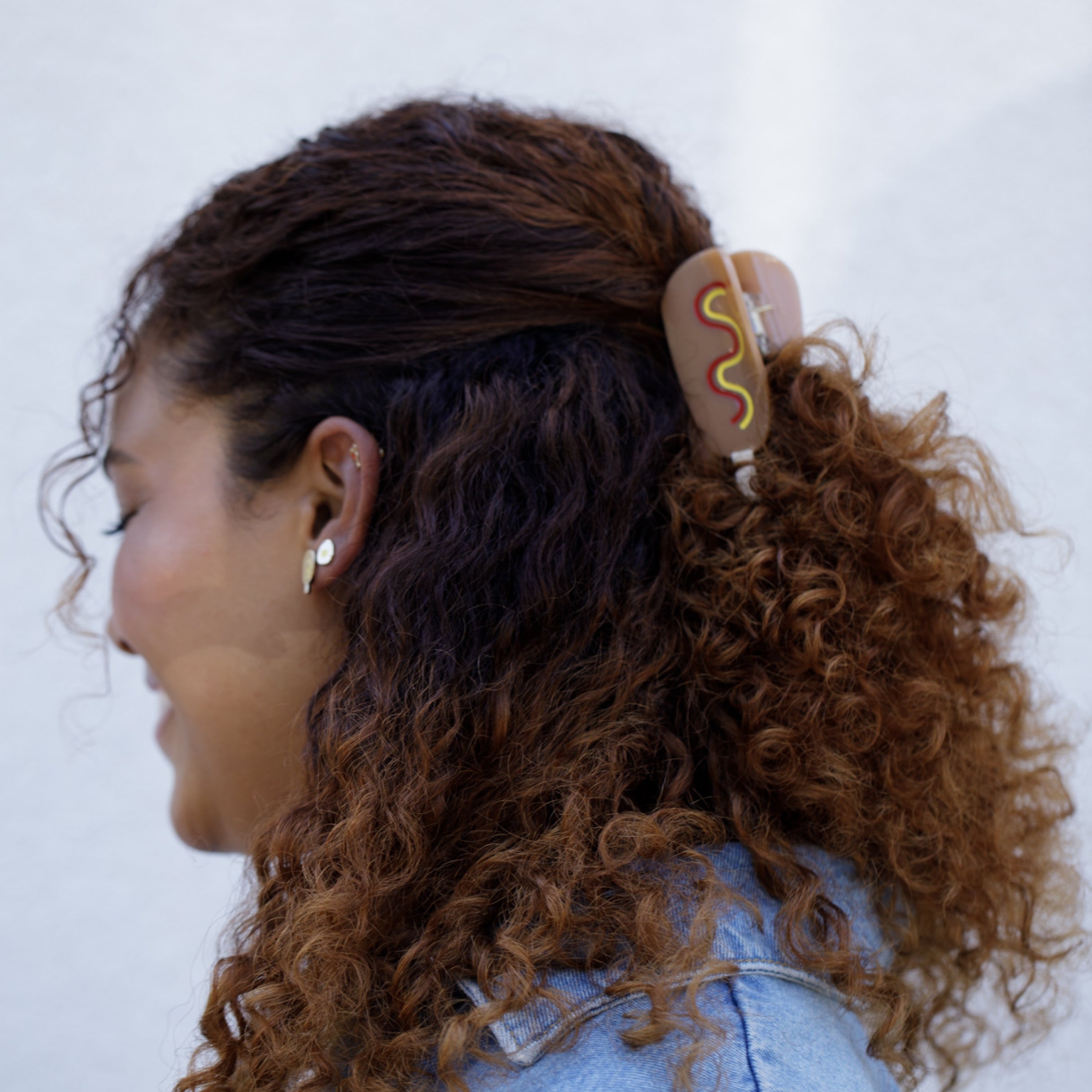Corn Dog Hair Claw Clip - Fun Food Shaped Hair Accessories for Women & Girls - Perfect for Ponytails, Buns & Updos - Great for Parties, Cosplay & Daily Use