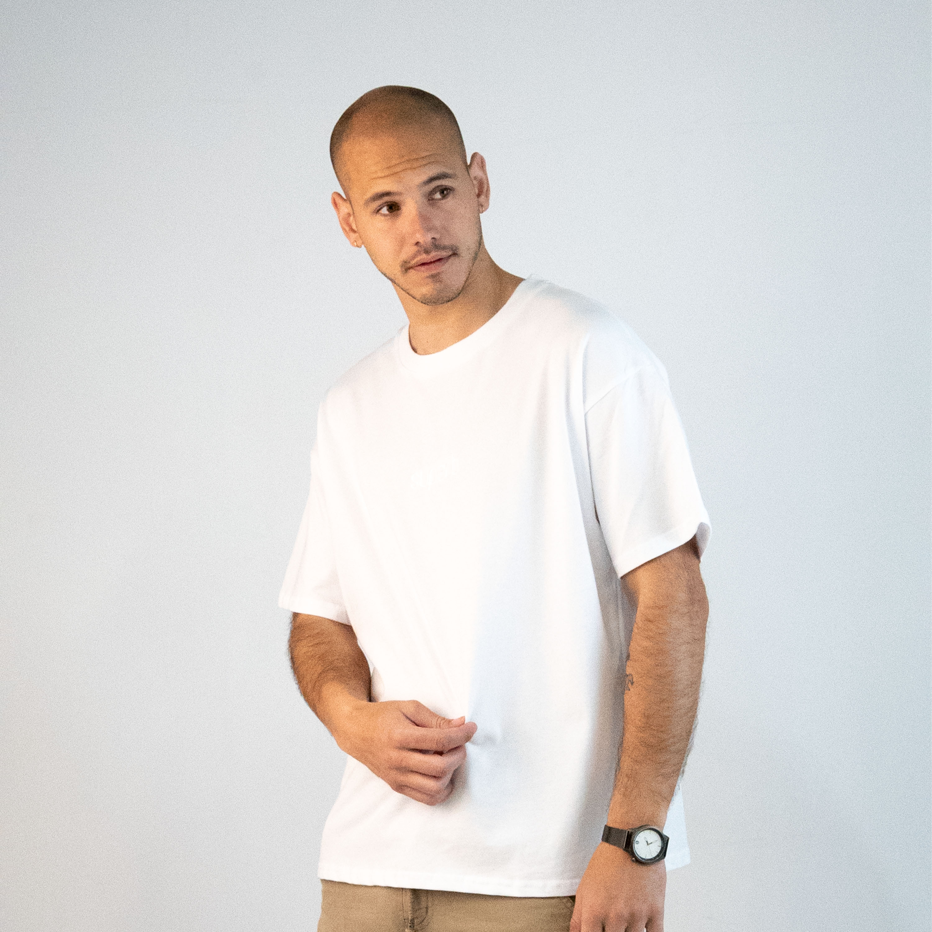 Essential White T-Shirt for Men & Women - Soft Cotton Basic Tee for Casual Wear, Layering & Everyday Outfits