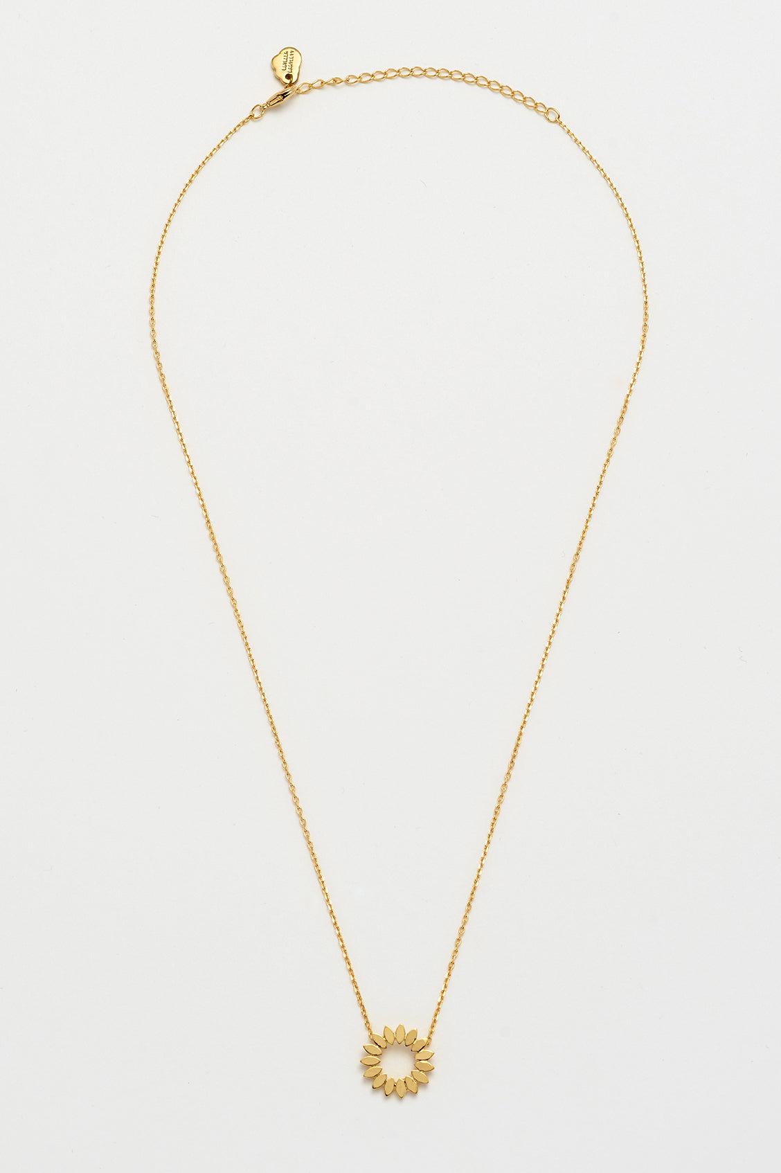 Elegant Modern Flower Necklace for Women - Gold Plated Floral Pendant Jewelry - Perfect for Weddings, Parties & Everyday Wear