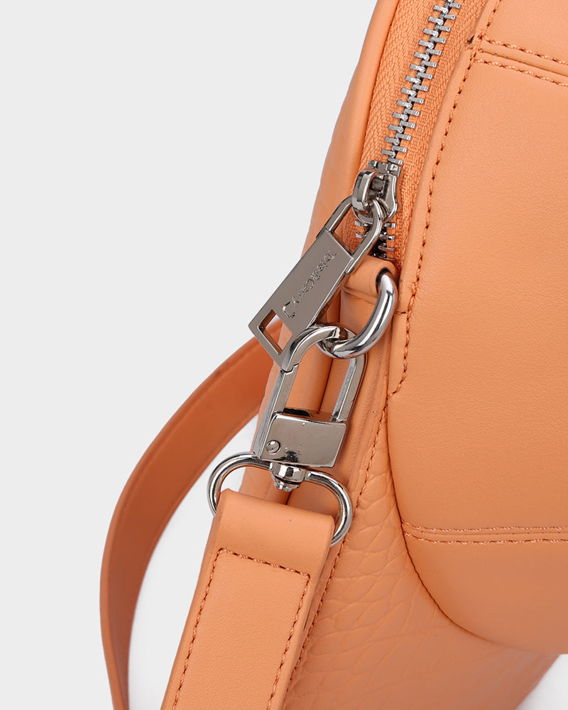 Stylish Tangerine Brown Baseball Cap Design Bag - Trendy Crossbody Purse for Women, Fashionable Accessory for Sports, Travel & Everyday Use