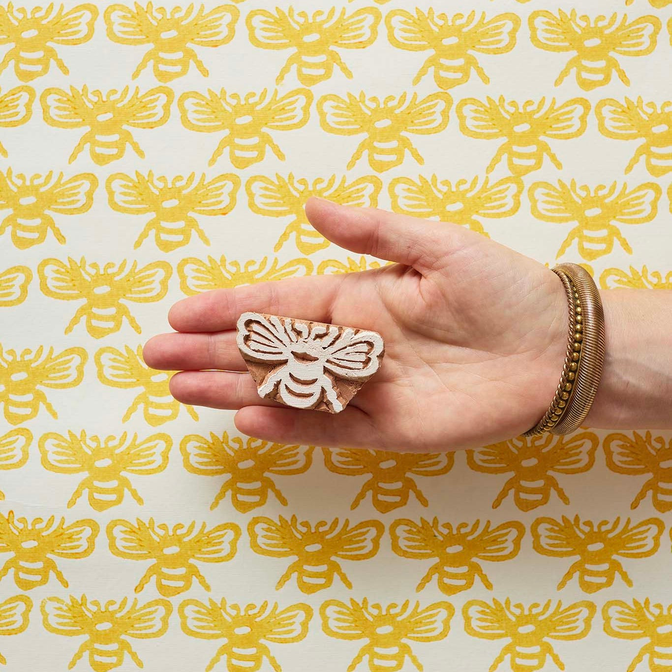 Natural Wooden Block Bee Toy - Eco-Friendly Wooden Bee Puzzle for Kids - Perfect for Early Learning, Montessori Play & Sensory Development