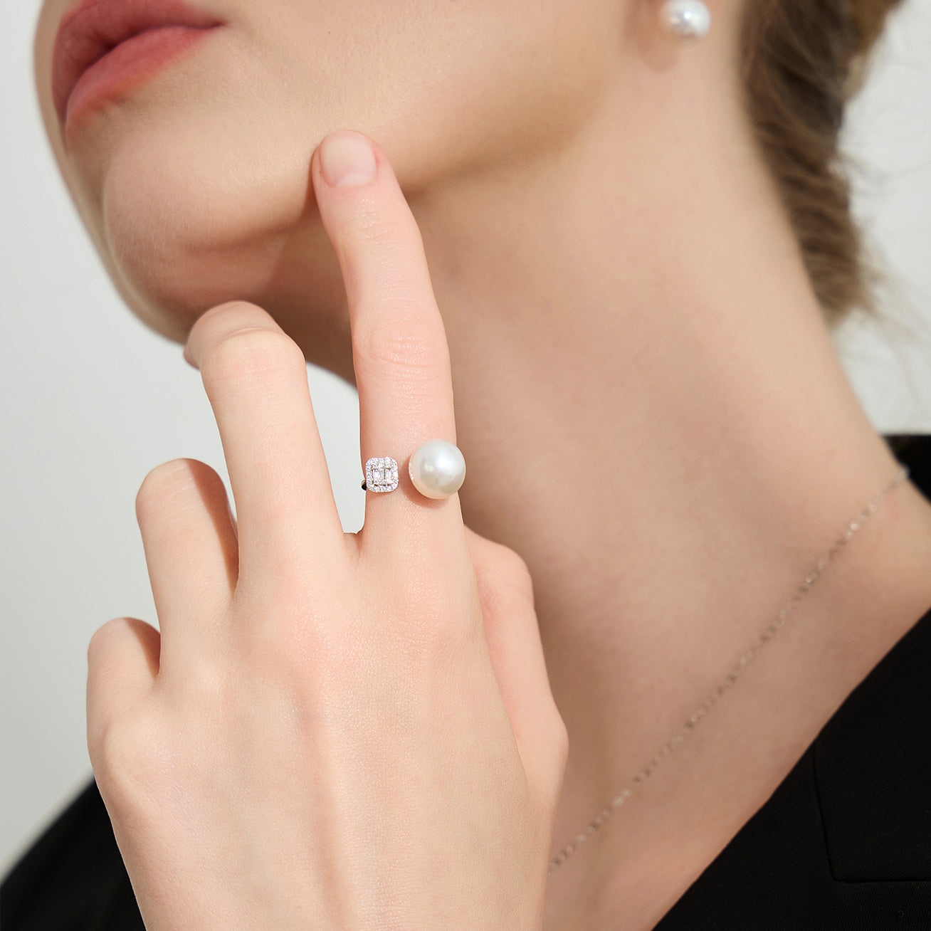 18K Gold Edison Pearl Ring KR00089 - Elegant Pearl Jewelry for Women, Perfect for Weddings, Anniversaries & Special Occasions