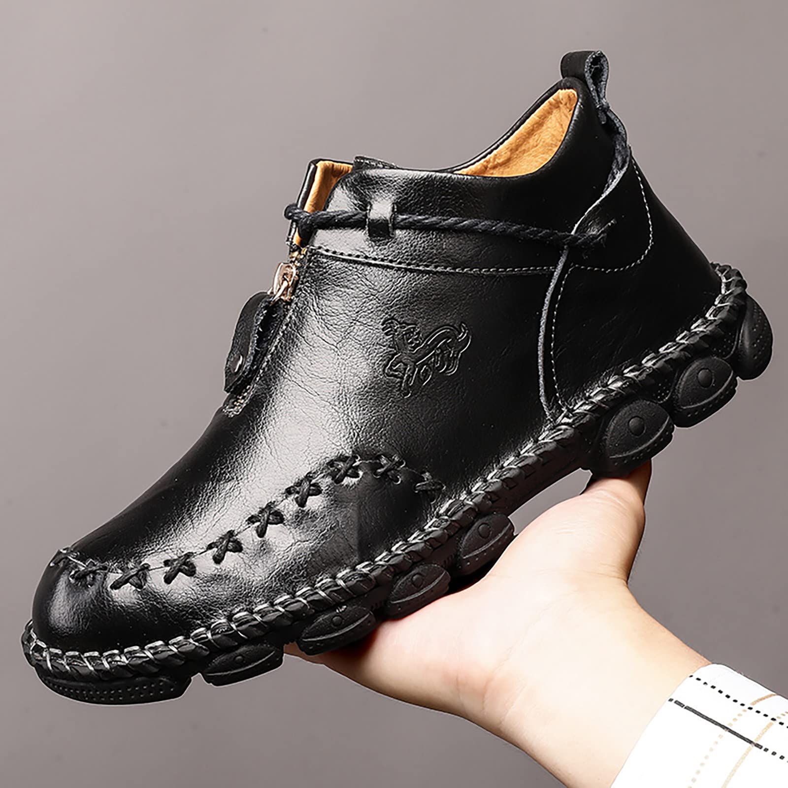 Best Orthopedic Dress Shoes for Men | White Leather Flip Flops | Black Slides | Retro Sneakers | Pool & Deck Shoes | Blue & Navy Boat Shoes for Casual & Outdoor Wear