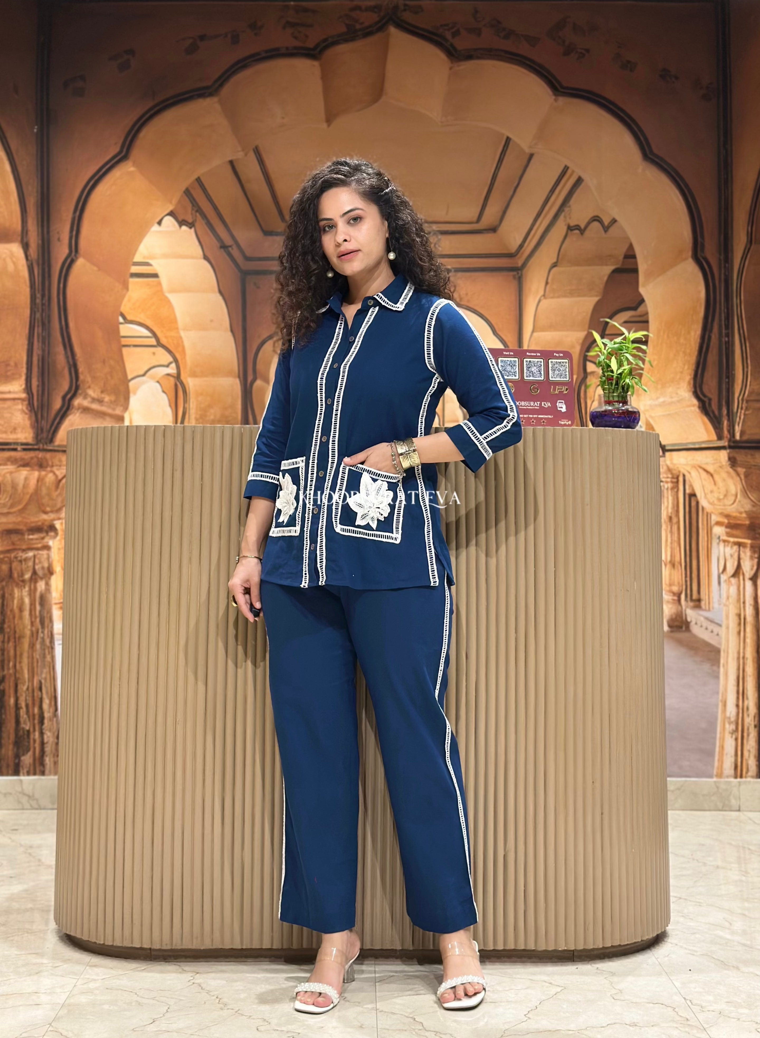 Stylish Girlfriends Matching Outfit Set - Trendy Coordinated Pajamas for Couples & Best Friends - Perfect for Sleepovers, Gifts & Instagram Photos