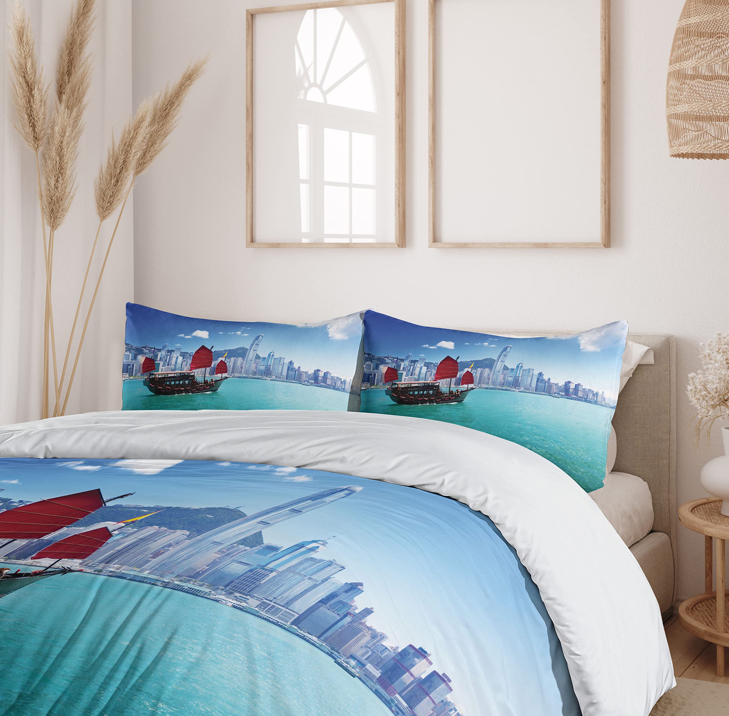 Ambesonne Ocean Duvet Cover Set - Hong Kong Harbour Traditional Junk Boat with Flags & Skyline - 3 Piece Queen Size Bedding Set with 2 Pillow Shams in Blue Aqua Red | Coastal Nautical Theme for Bedroom Decor, Perfect for Beach House & Guest Room Styling