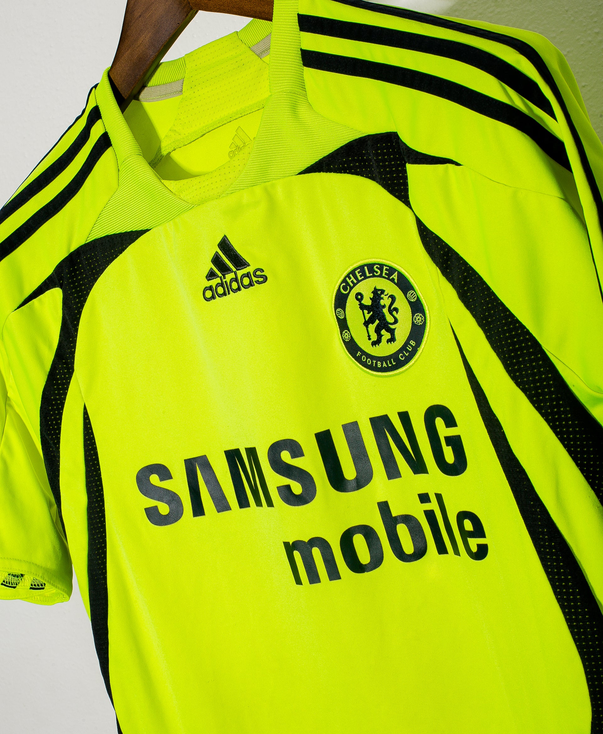 2007 Chelsea FC Away Jersey #8 Frank Lampard Soccer Shirt (Size S) - Perfect for Fans, Collectors & Match Day Outfits