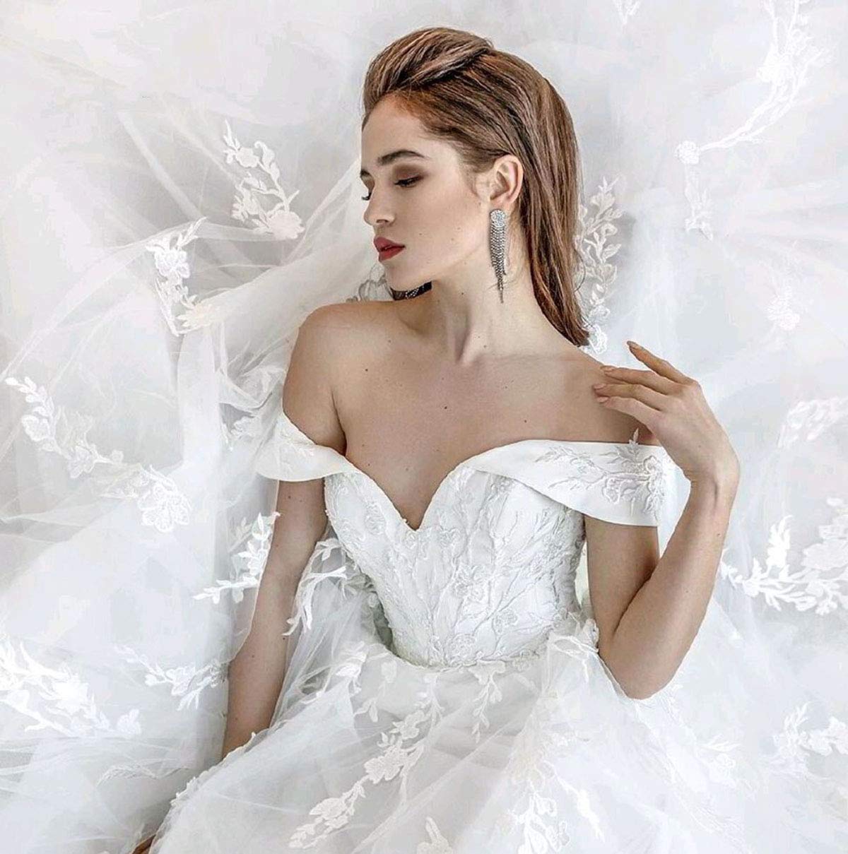Elegant A-Line Lace Train Wedding Dress for Bride – Off Shoulder Strapless Tulle Gown with Applique Details | Perfect for Beach, Church, and Formal Wedding Ceremonies