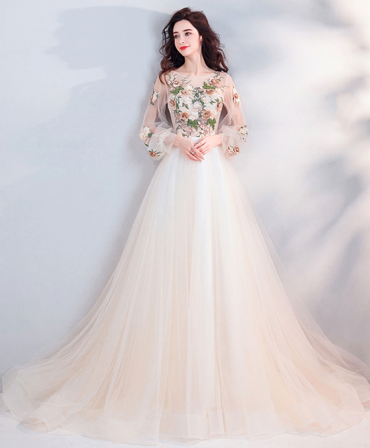 Elegant Light Champagne Tulle Lace Long Prom Dress & Evening Gown - Perfect for Formal Dances, Weddings, and Special Occasions