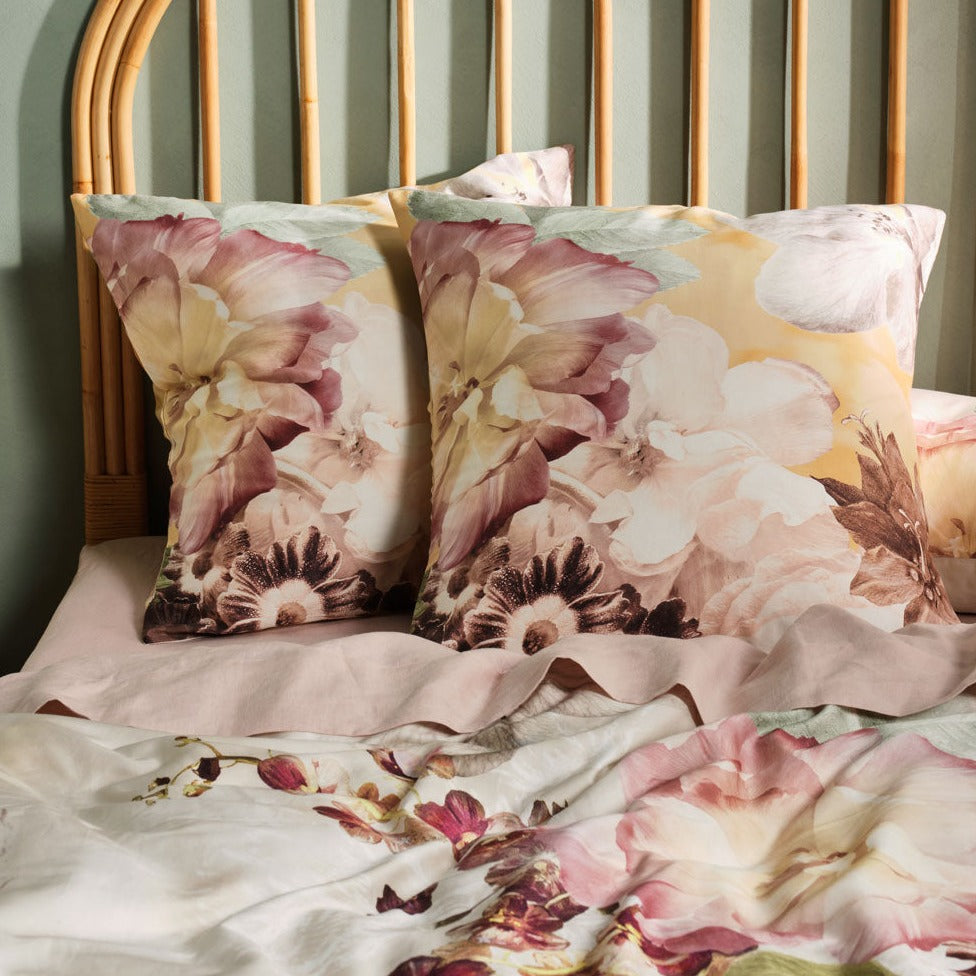 Linen House Evelyn Quilt Cover Set - Premium Cotton Bedding Set for Queen Size Bed - Soft & Breathable Duvet Cover with Pillowcases - Perfect for Master Bedroom, Guest Room & Luxury Hotels